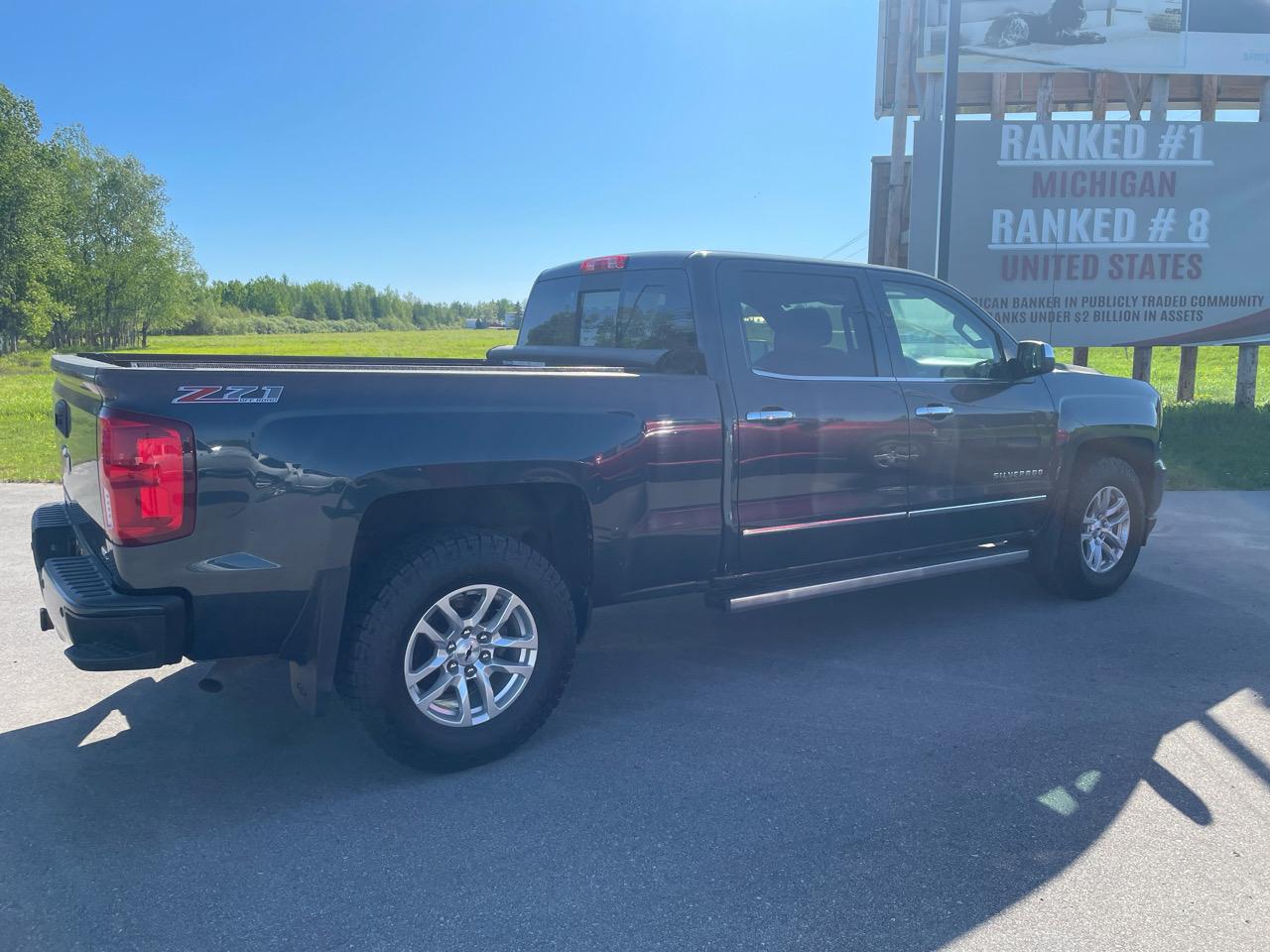 Chevrolet Silverado 1500 4WD Crew Cab 153.0" LTZ w/2LZ 2017
