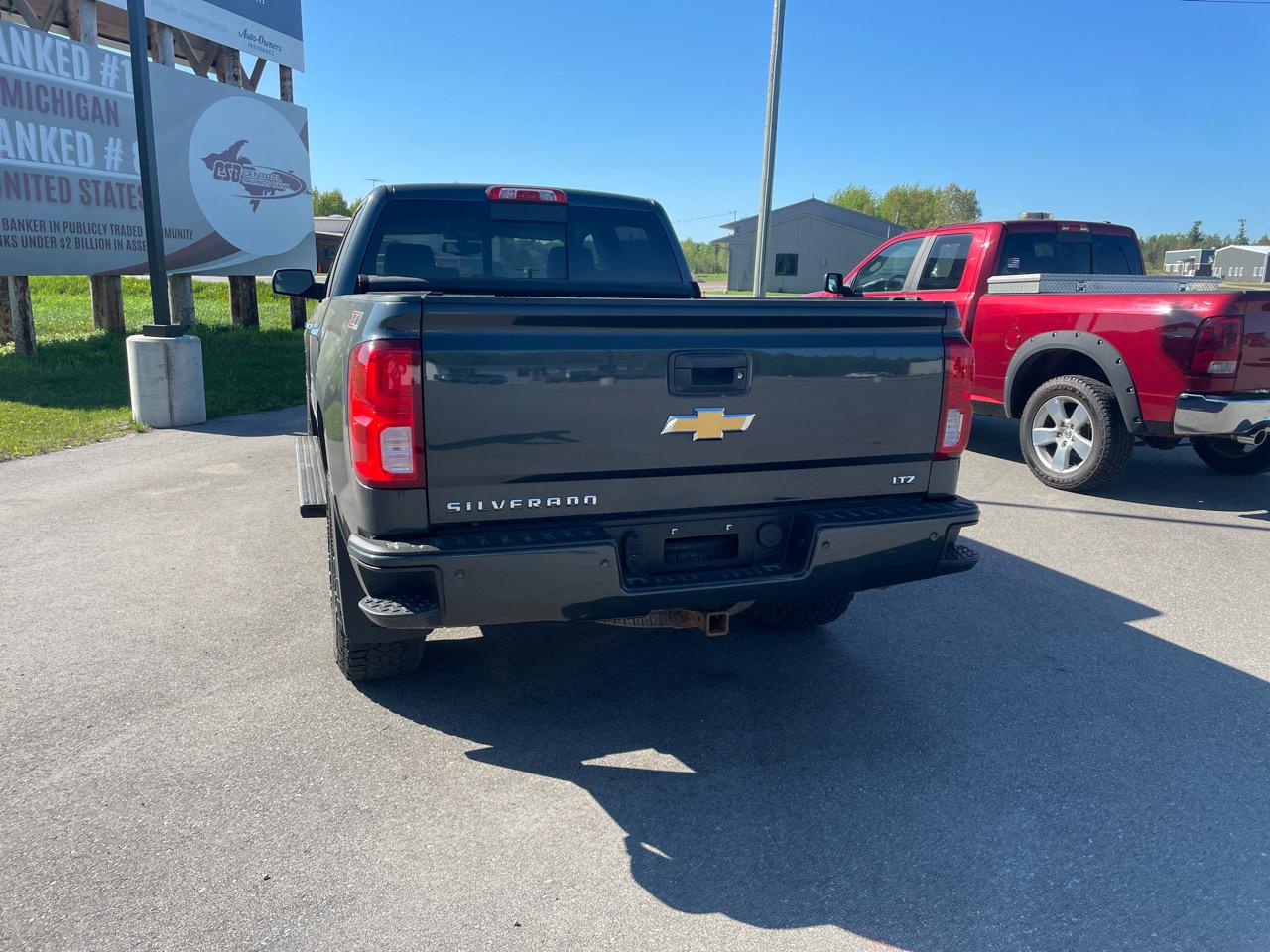 Chevrolet Silverado 1500 4WD Crew Cab 153.0" LTZ w/2LZ 2017