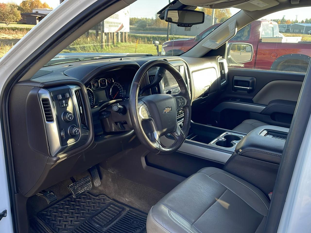 Chevrolet Silverado 1500 4WD Crew Cab 153.0" LTZ w/2LZ 2017