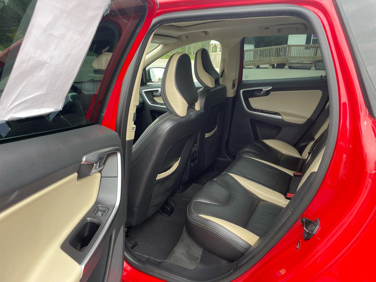 Volvo XC60 AWD 4dr 3.0L 2012