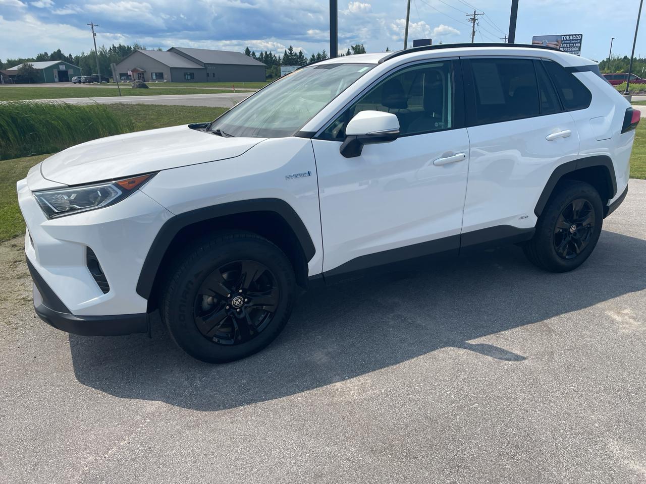 Toyota RAV4 Hybrid XLE AWD (Natl) 2021