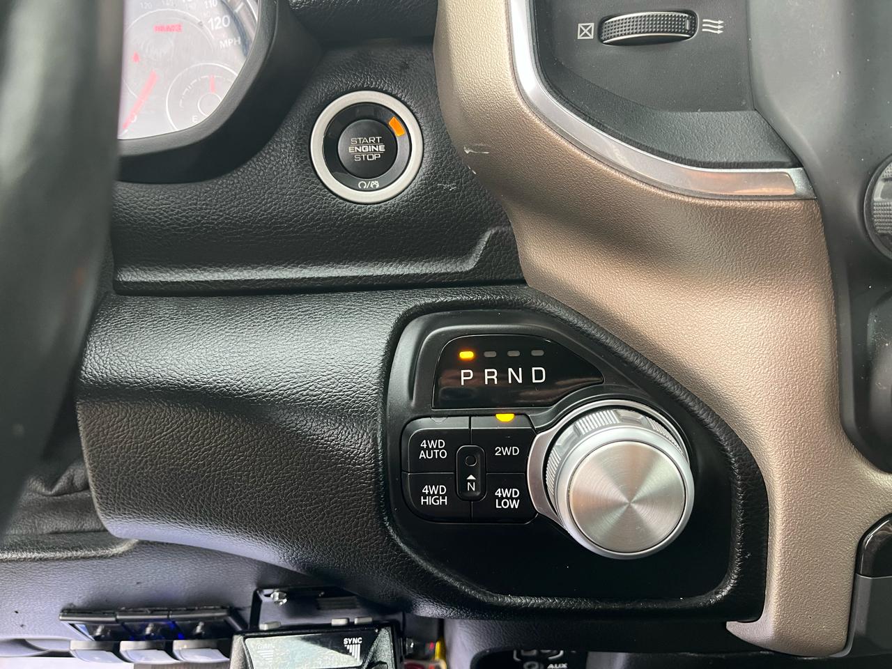 RAM 1500 Laramie Quad Cab 4WD 2019