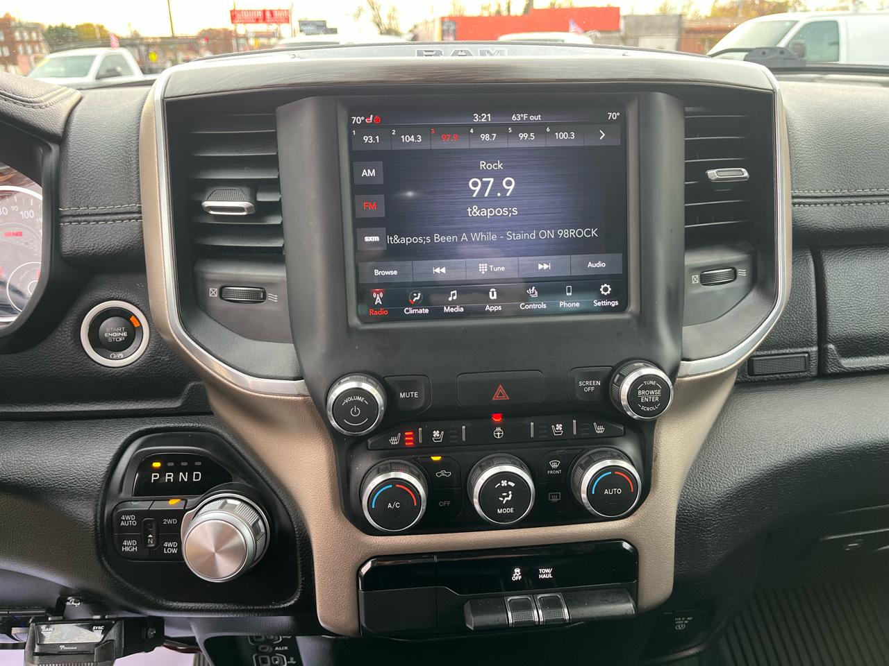 RAM 1500 Laramie Quad Cab 4WD 2019