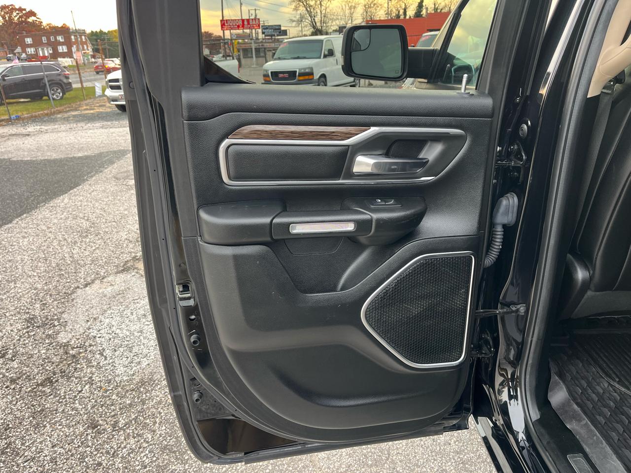 RAM 1500 Laramie Quad Cab 4WD 2019