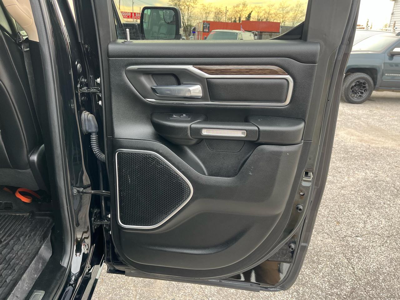 RAM 1500 Laramie Quad Cab 4WD 2019