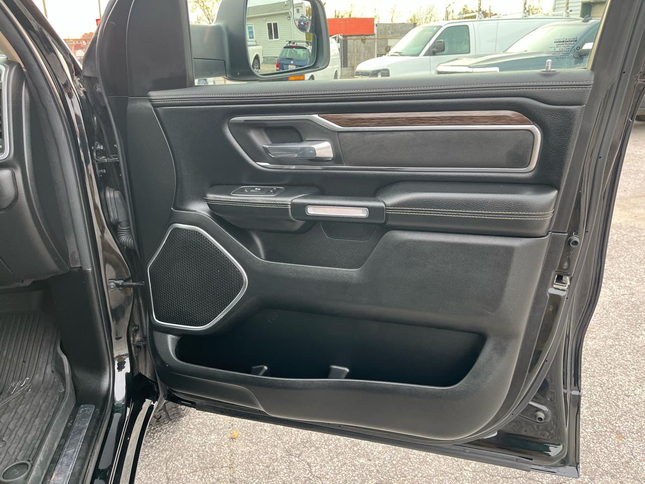 RAM 1500 Laramie Quad Cab 4WD 2019