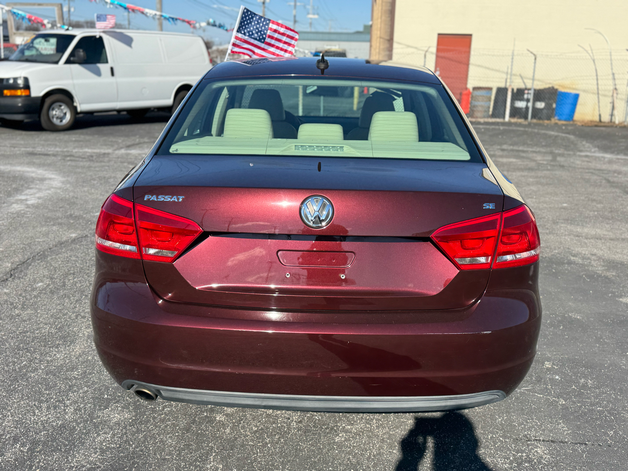 Volkswagen Passat 4dr Sdn 2.5L Auto SE w/Sunroof 2013