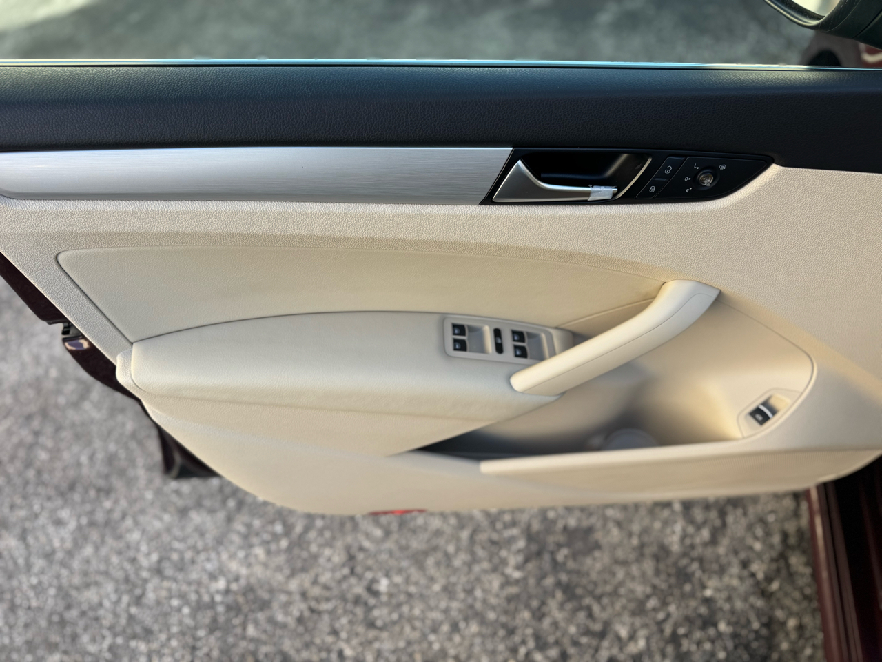 Volkswagen Passat 4dr Sdn 2.5L Auto SE w/Sunroof 2013