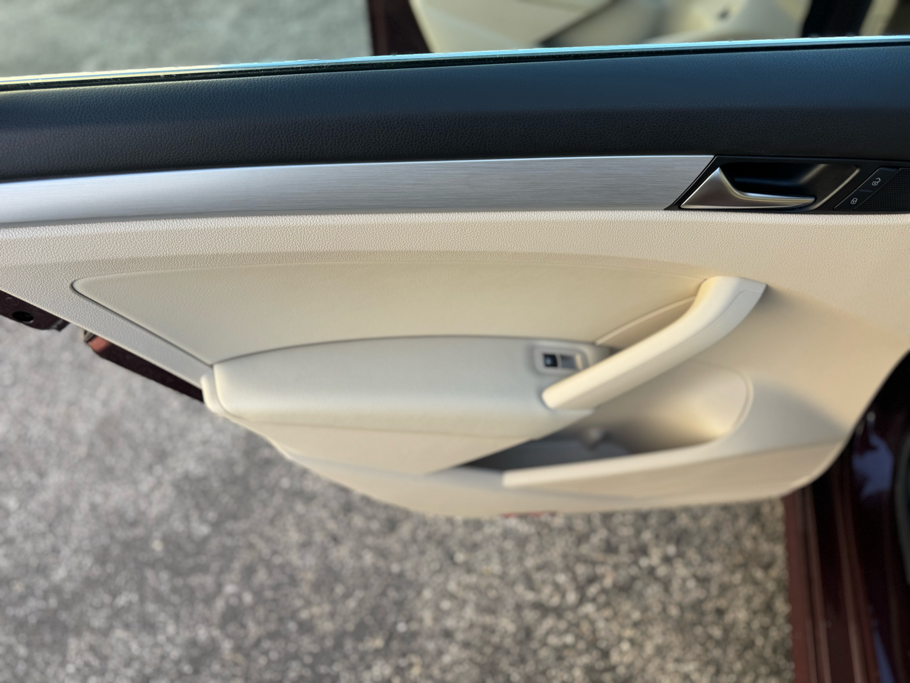 Volkswagen Passat 4dr Sdn 2.5L Auto SE w/Sunroof 2013