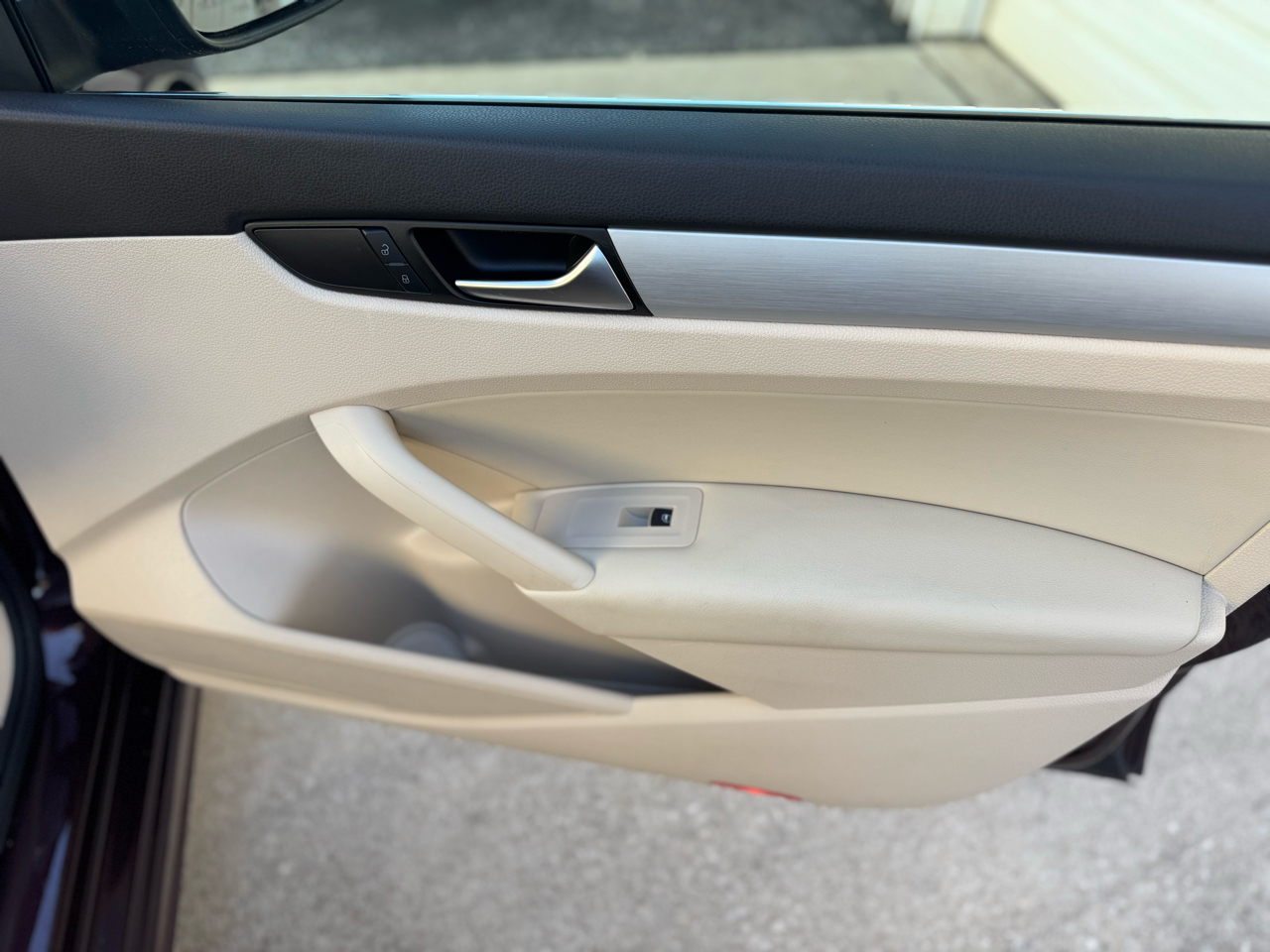 Volkswagen Passat 4dr Sdn 2.5L Auto SE w/Sunroof 2013