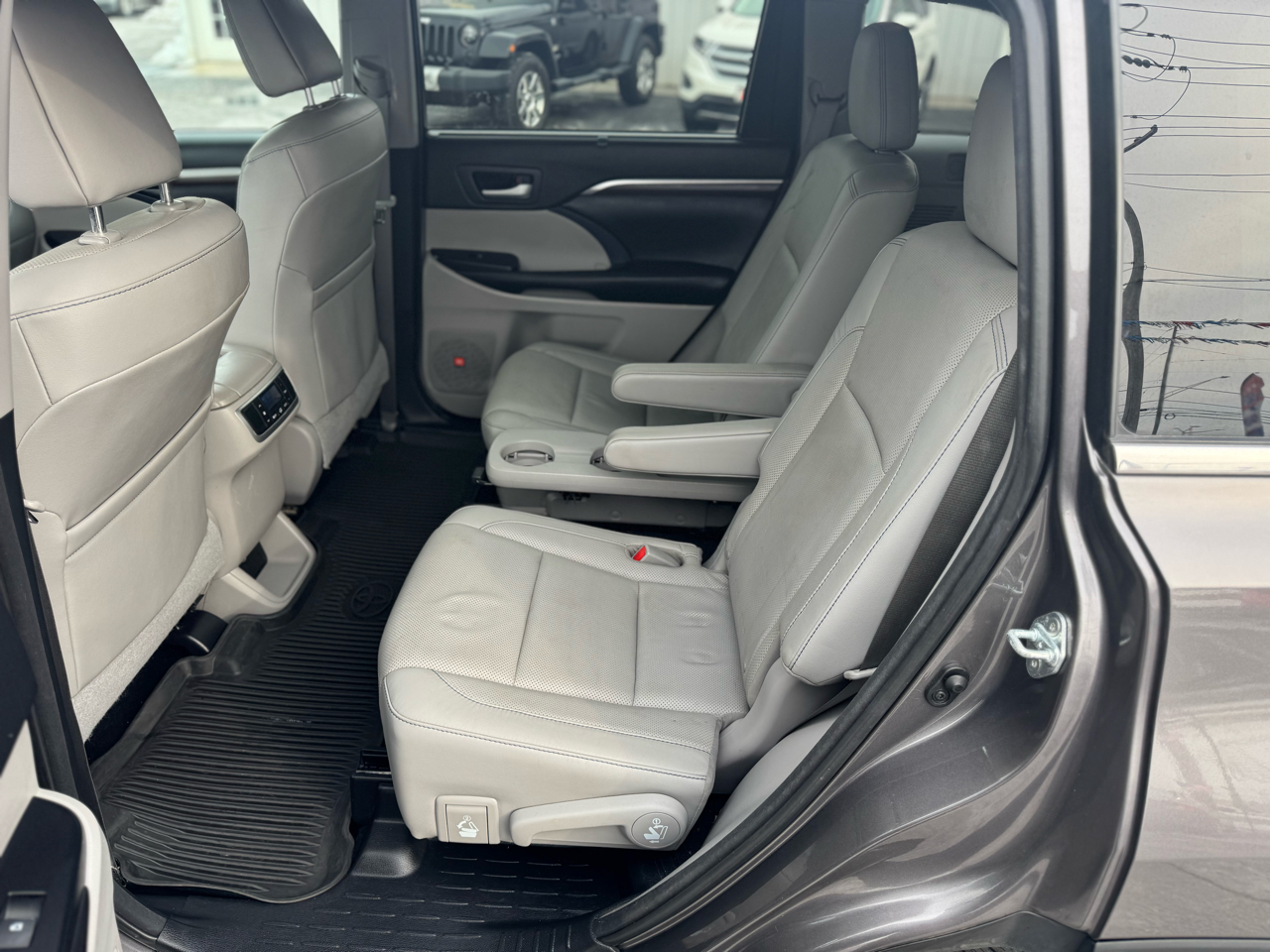 Toyota Highlander Limited AWD 2016