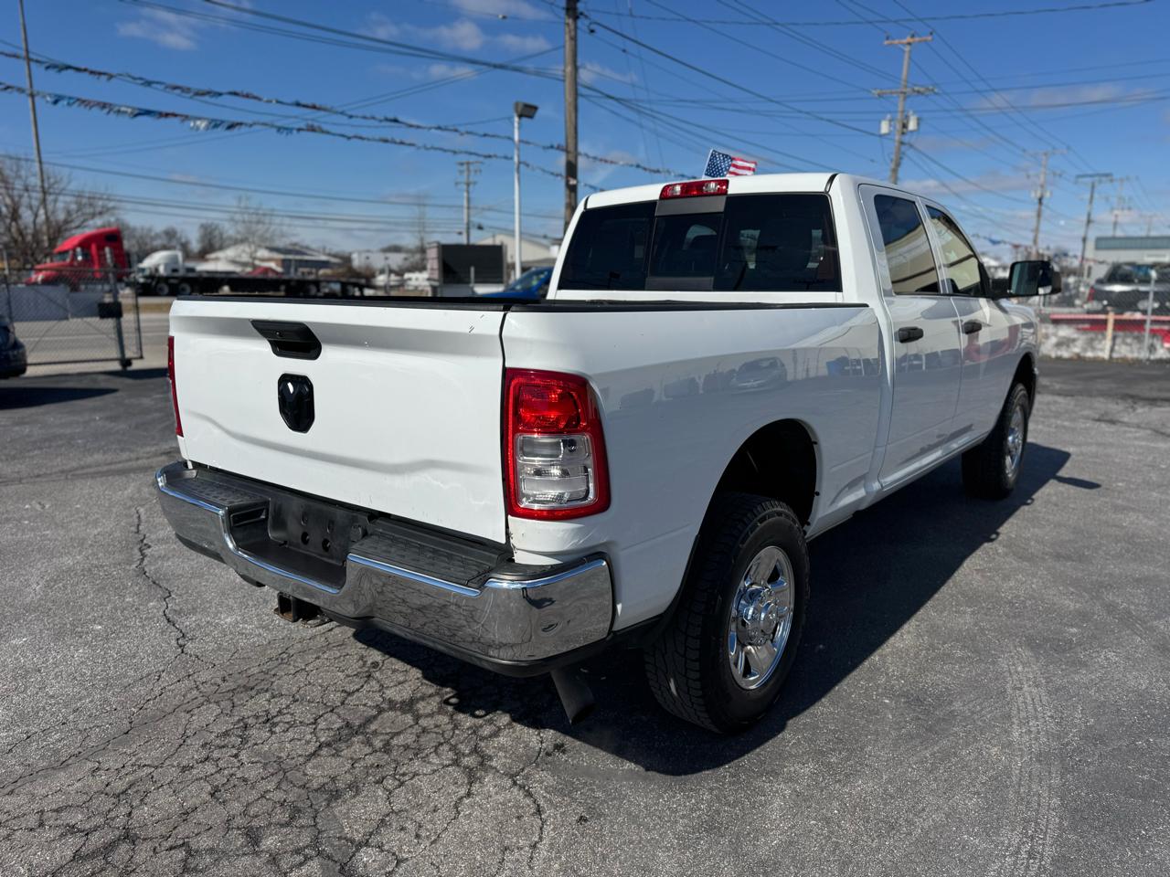 RAM 2500 Tradesman 4x4 Crew Cab 6'4" Box 2019
