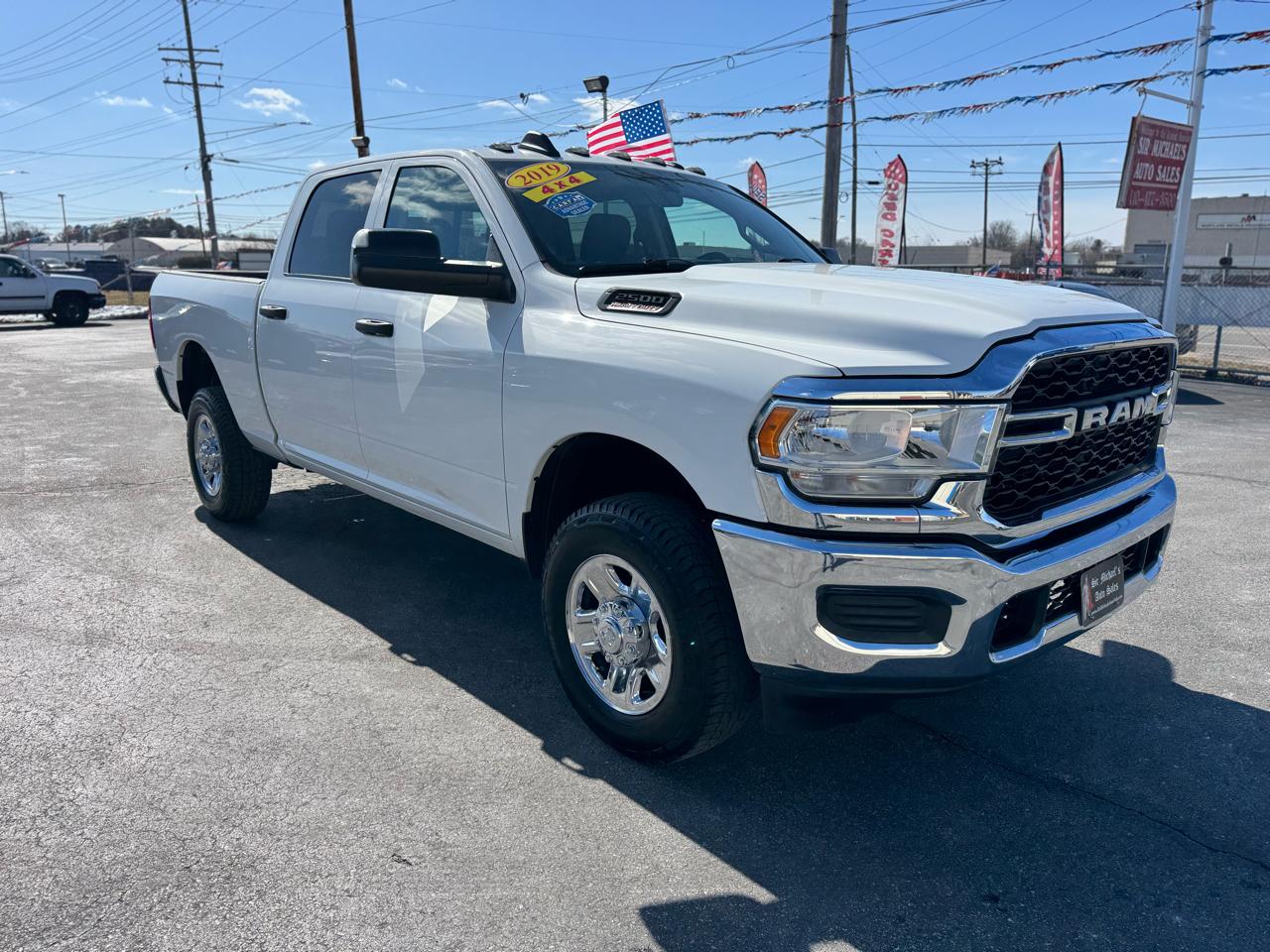 RAM 2500 Tradesman 4x4 Crew Cab 6'4" Box 2019