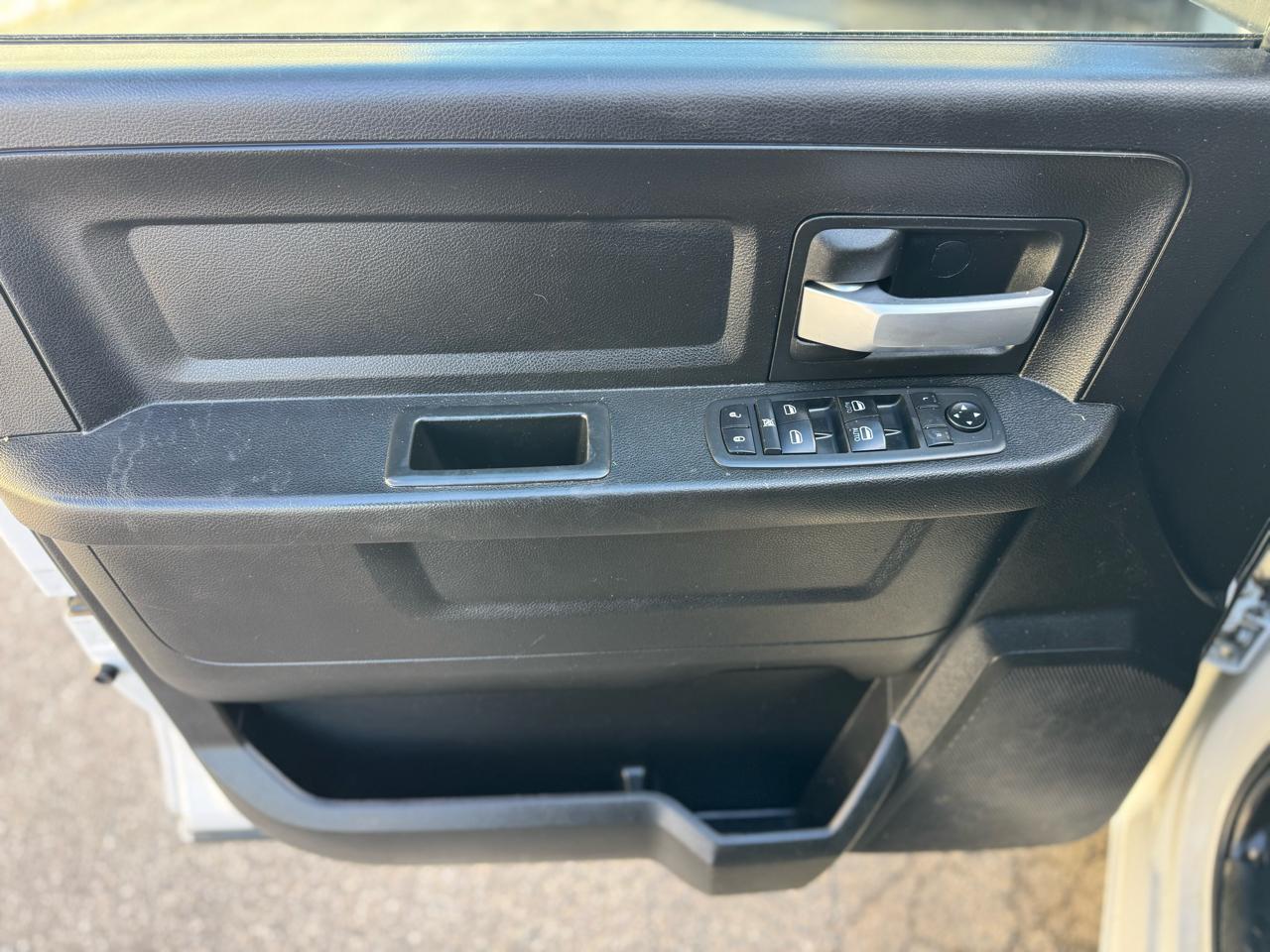 RAM 2500 Tradesman 4x4 Crew Cab 6'4" Box 2019