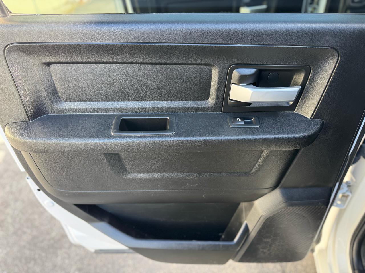 RAM 2500 Tradesman 4x4 Crew Cab 6'4" Box 2019