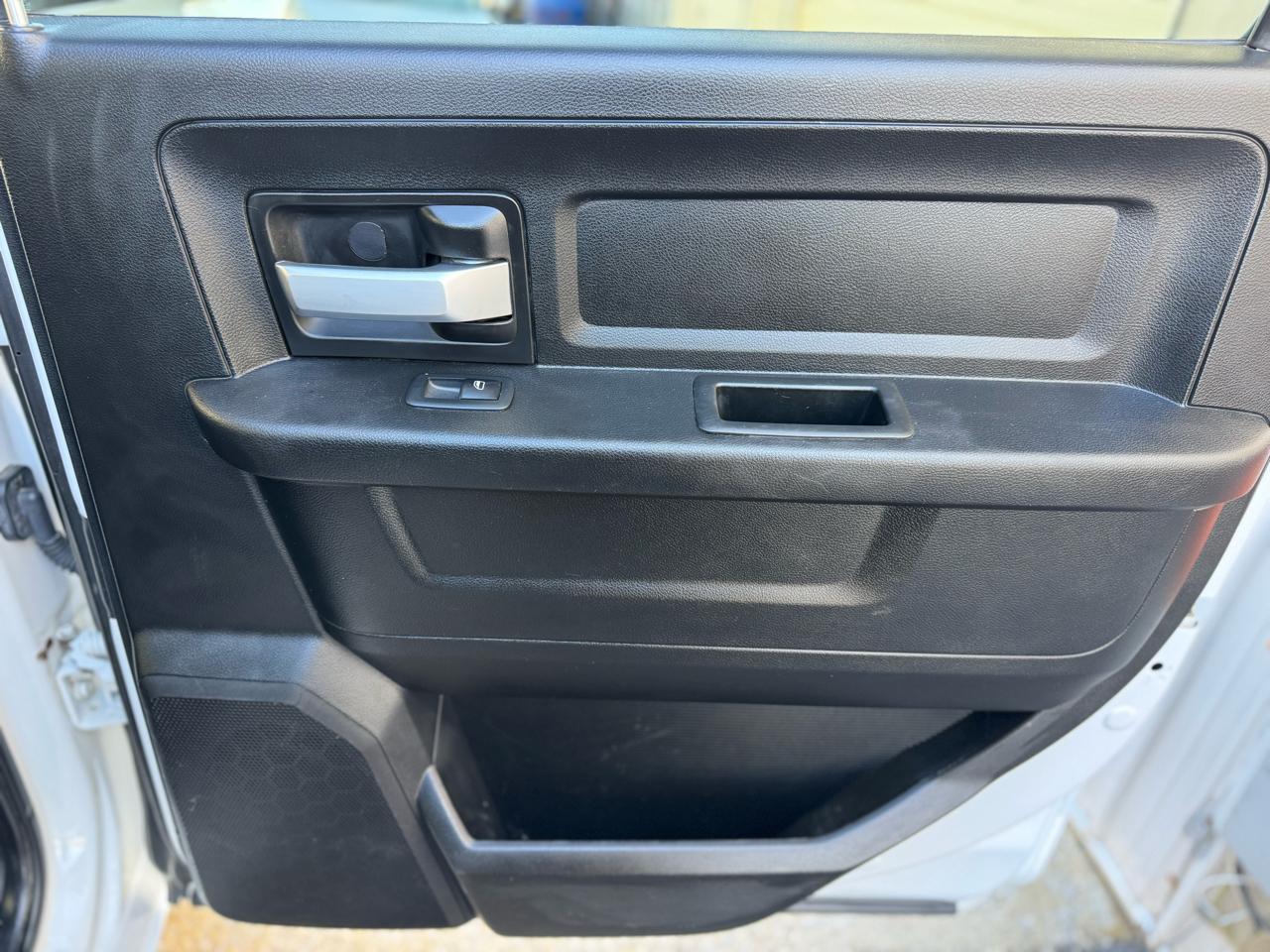 RAM 2500 Tradesman 4x4 Crew Cab 6'4" Box 2019