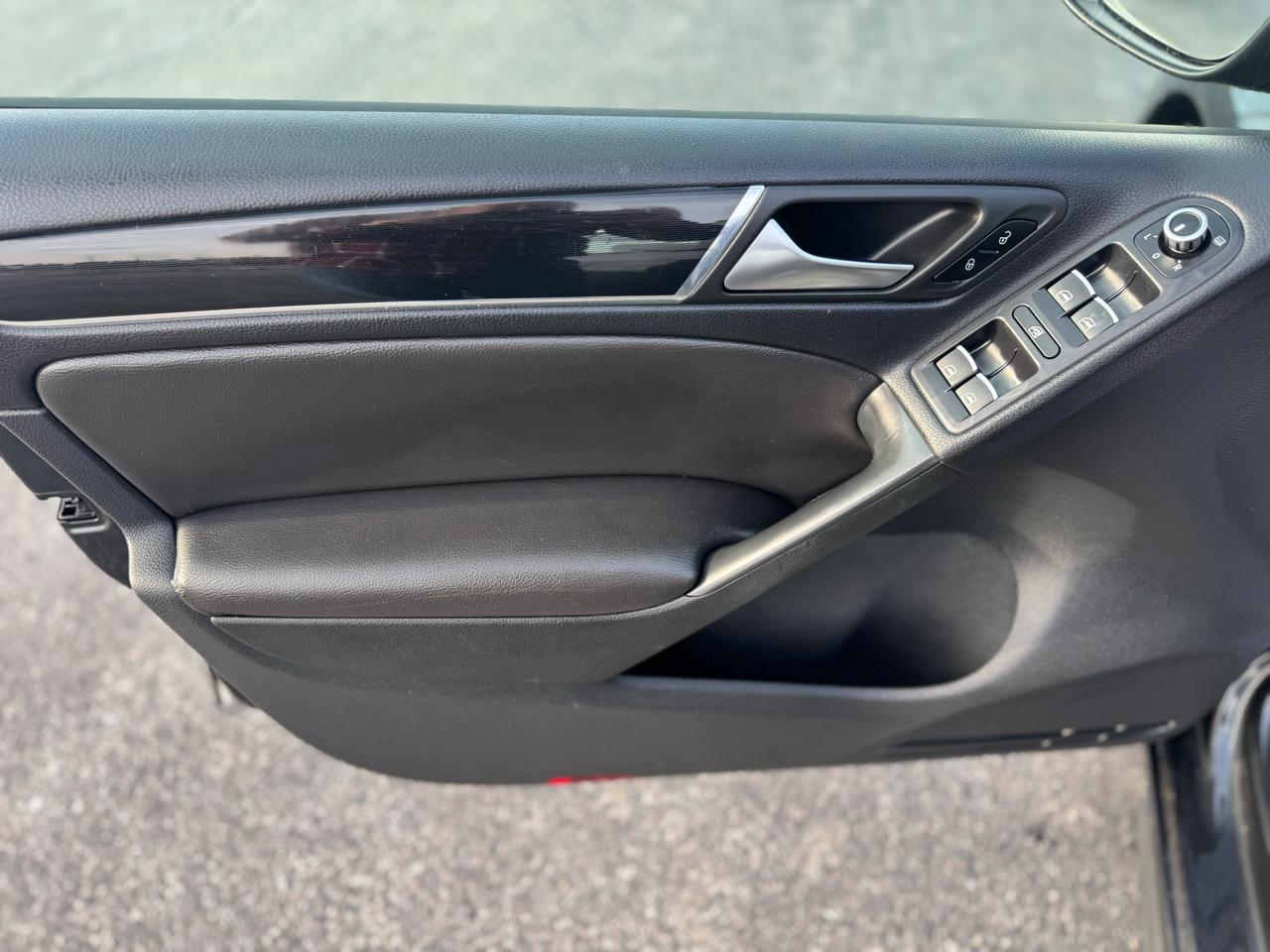 Volkswagen GTI 4dr HB DSG w/Sunroof & Navi PZEV 2012