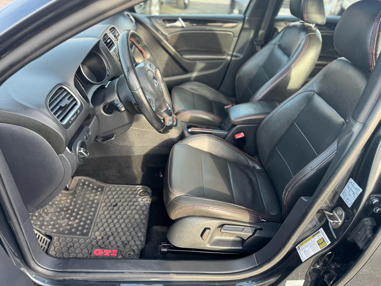 Volkswagen GTI 4dr HB DSG w/Sunroof & Navi PZEV 2012