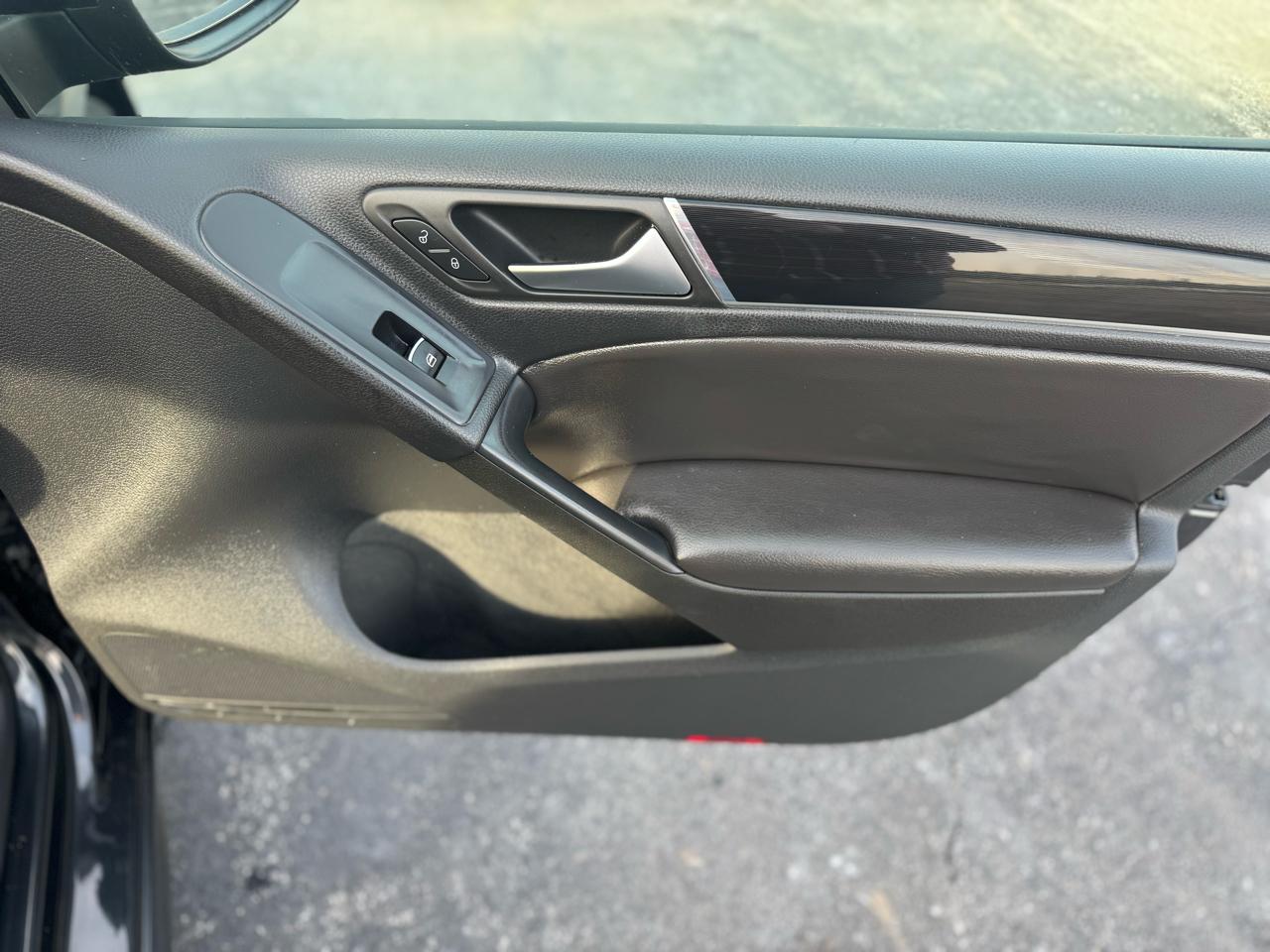 Volkswagen GTI 4dr HB DSG w/Sunroof & Navi PZEV 2012