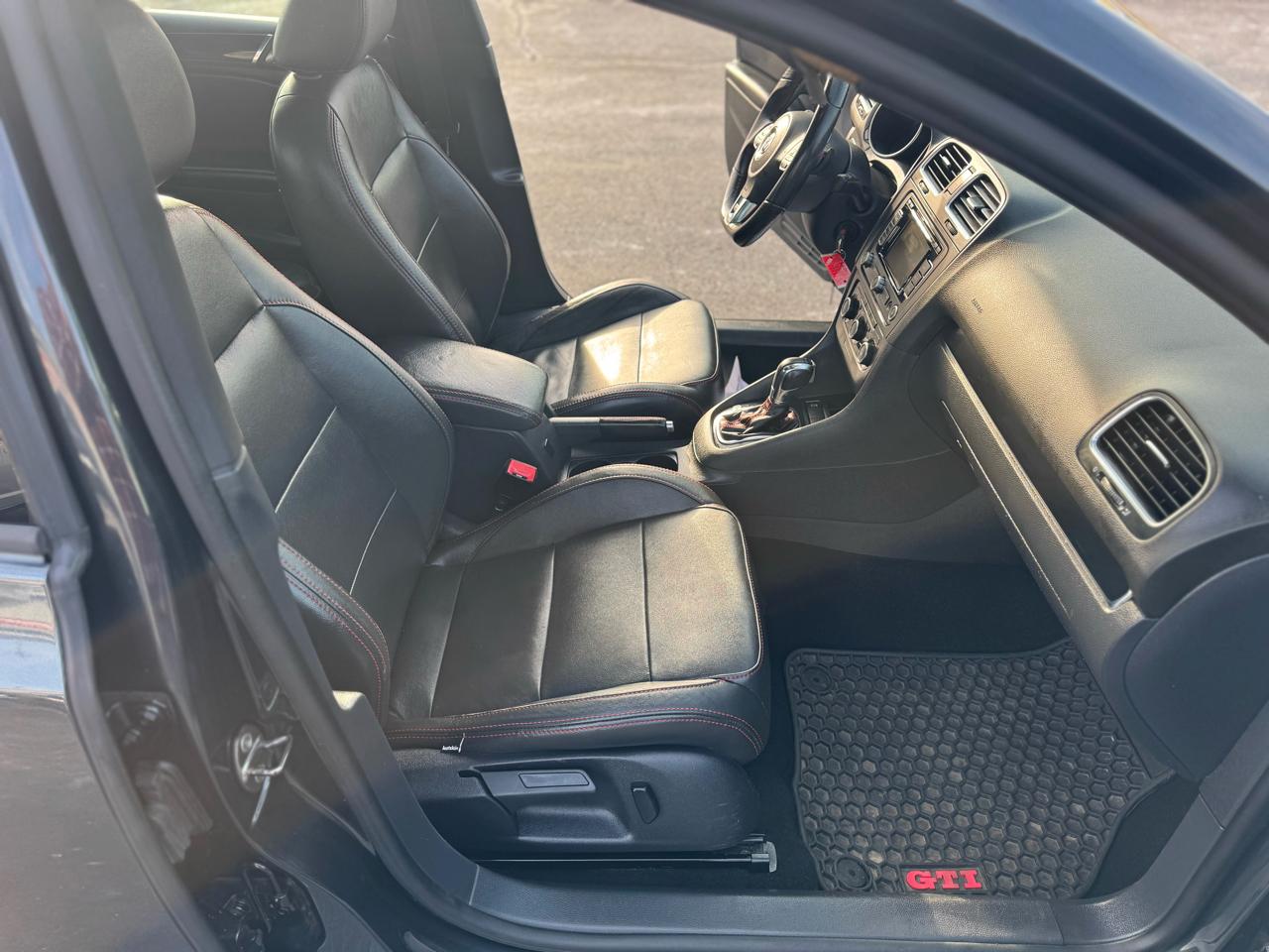 Volkswagen GTI 4dr HB DSG w/Sunroof & Navi PZEV 2012