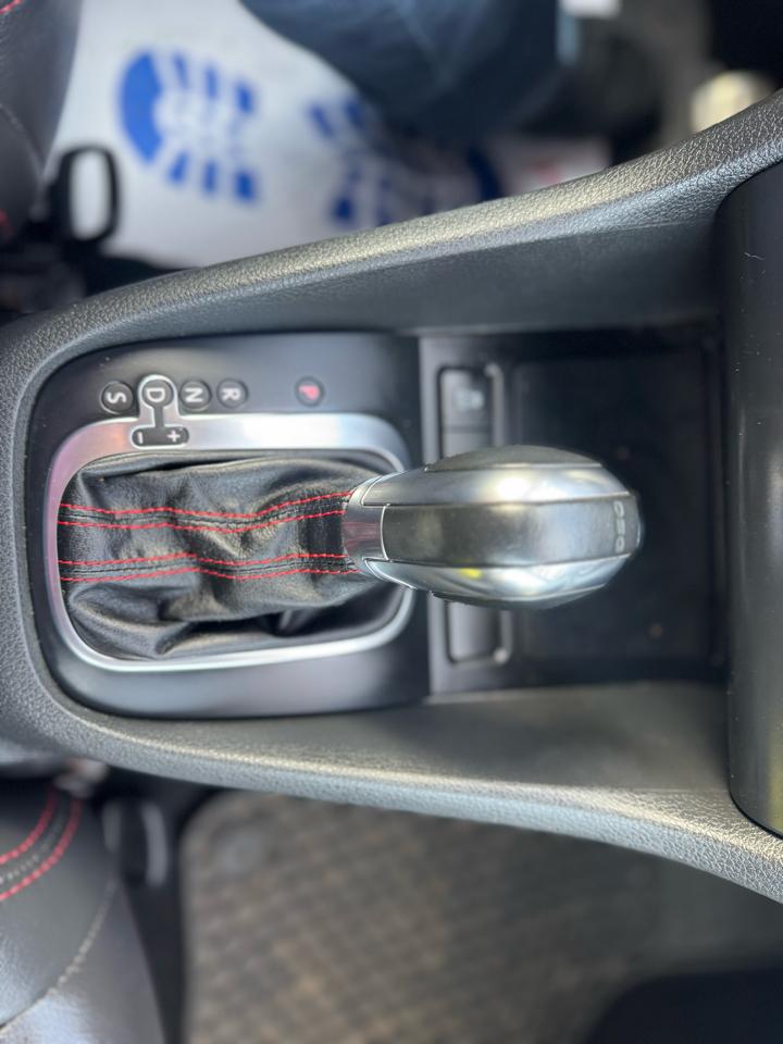 Volkswagen GTI 4dr HB DSG w/Sunroof & Navi PZEV 2012