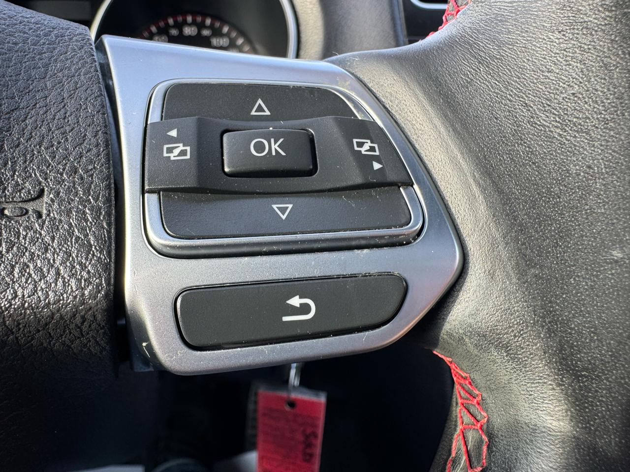 Volkswagen GTI 4dr HB DSG w/Sunroof & Navi PZEV 2012