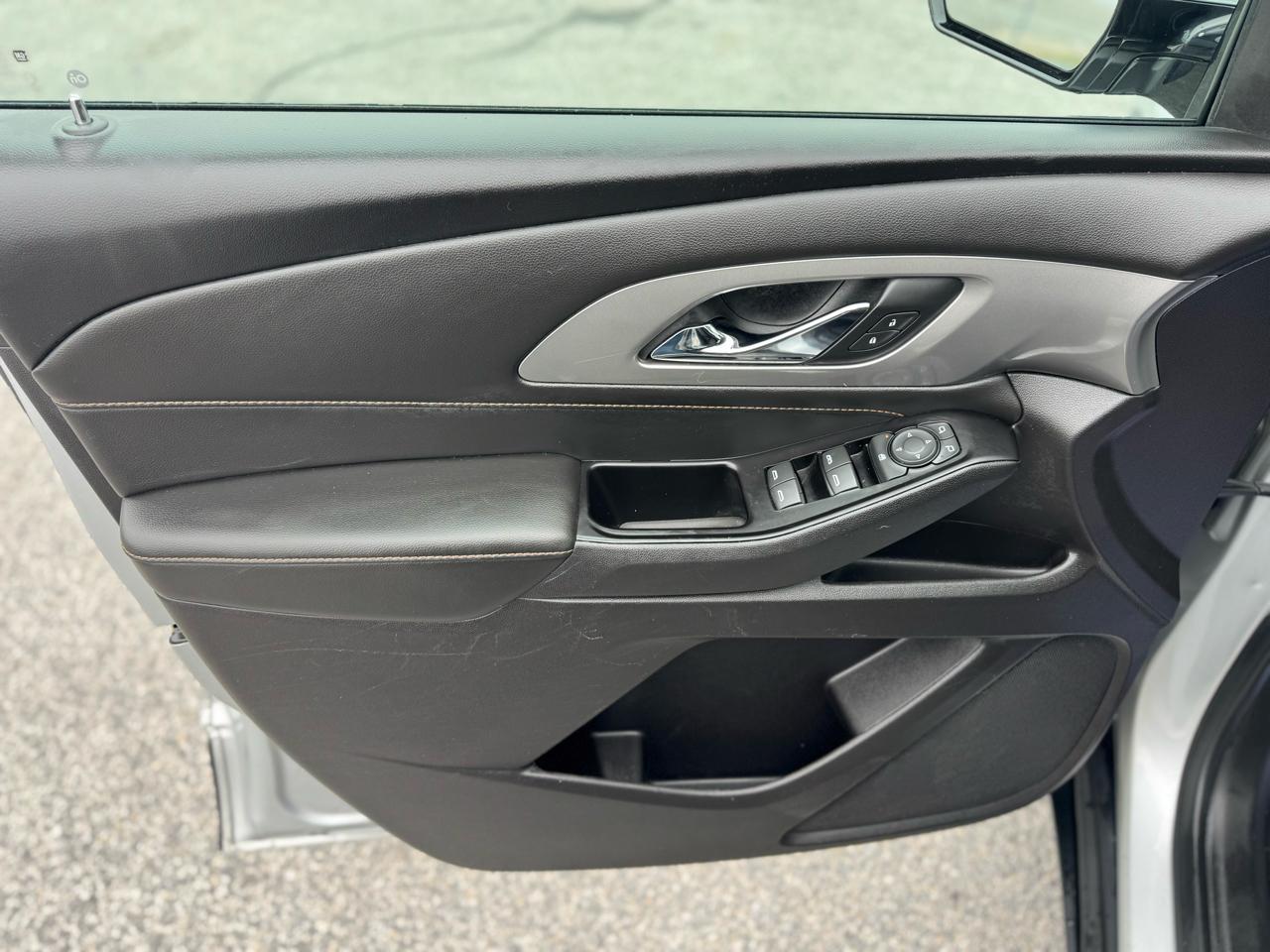 Chevrolet Traverse FWD 4dr LT Cloth w/1LT 2019