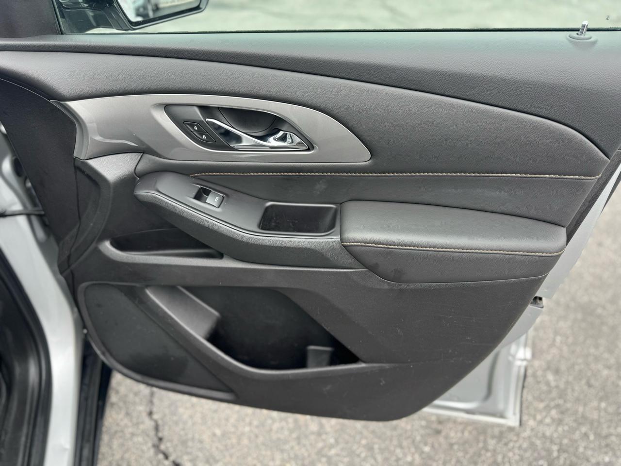 Chevrolet Traverse FWD 4dr LT Cloth w/1LT 2019