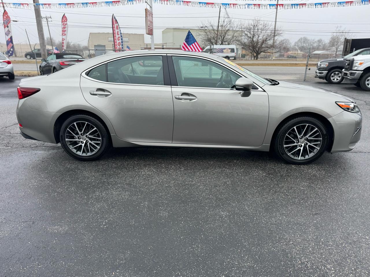 Lexus ES 350 4dr Sdn 2016