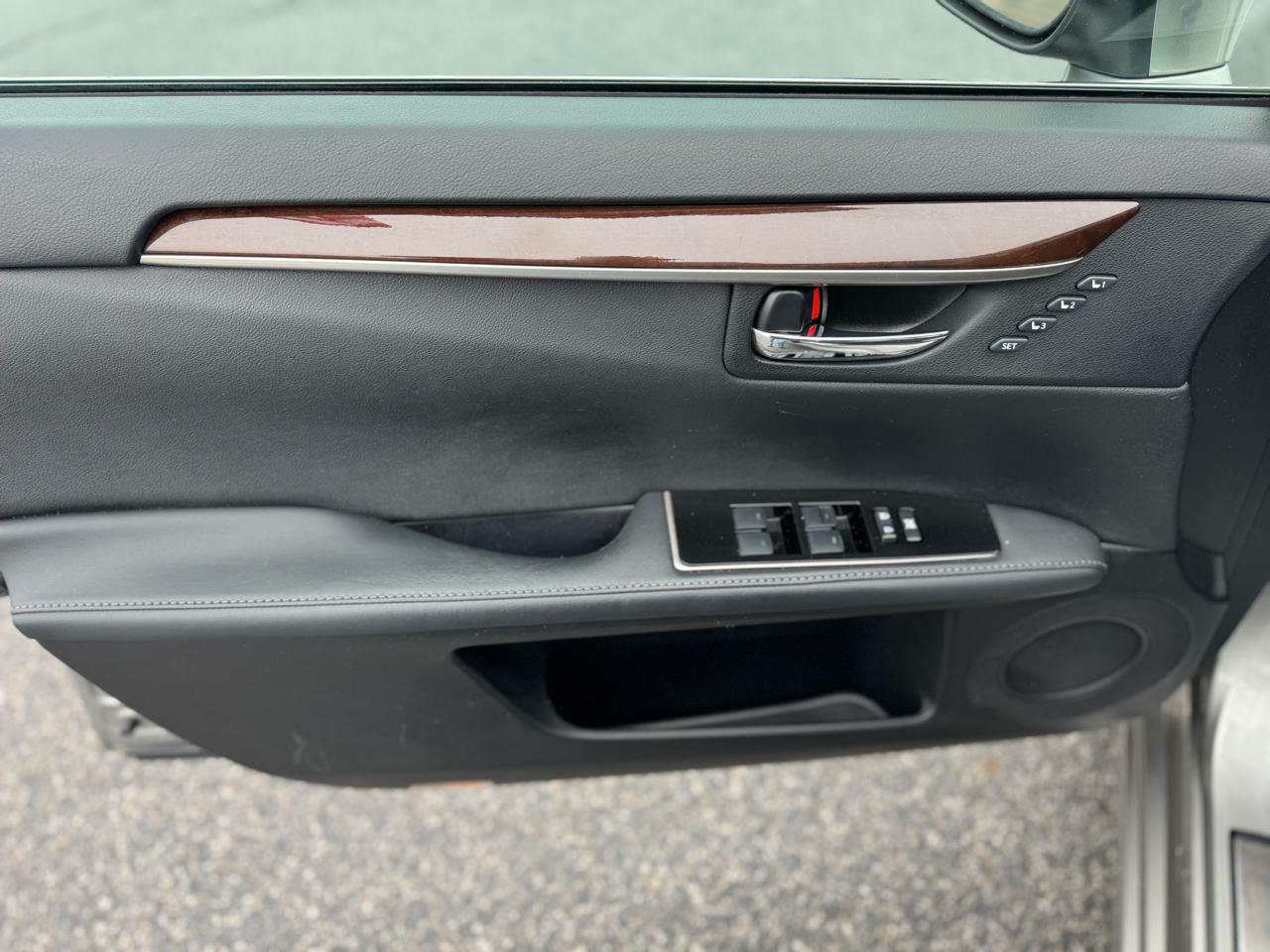 Lexus ES 350 4dr Sdn 2016