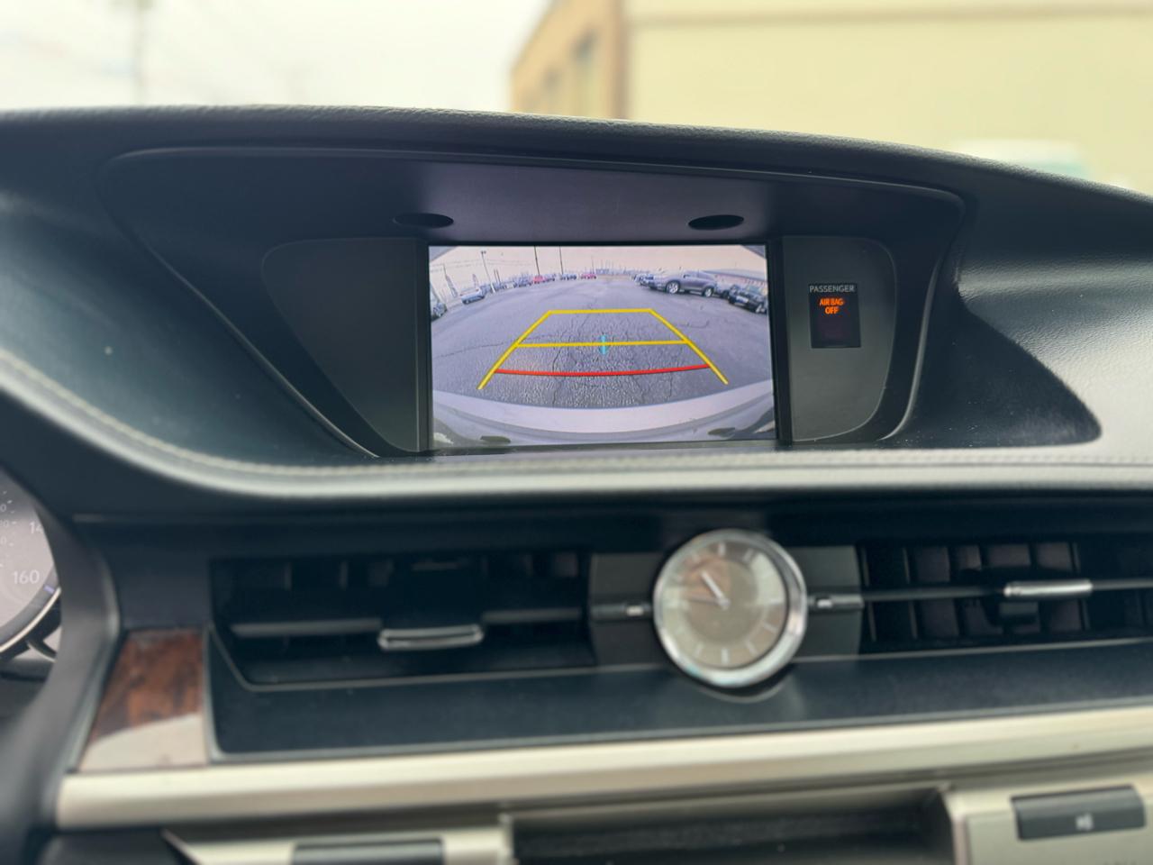 Lexus ES 350 4dr Sdn 2016