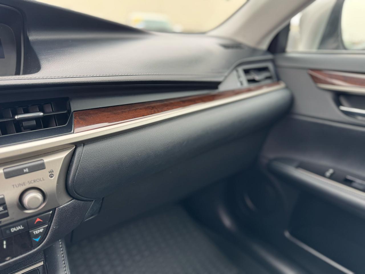 Lexus ES 350 4dr Sdn 2016