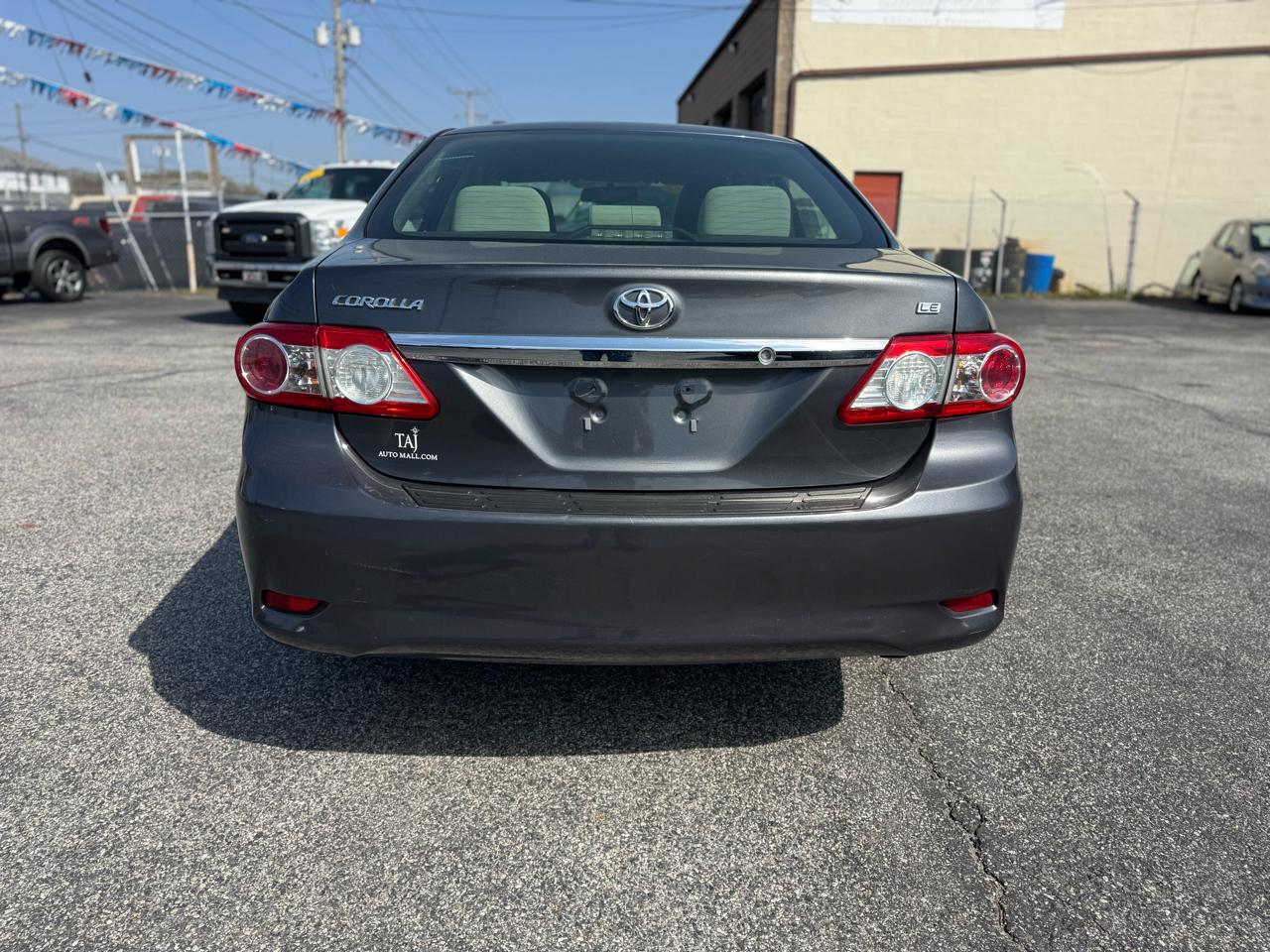 Toyota Corolla 4dr Sdn Auto LE Special Edition (Natl) 2013