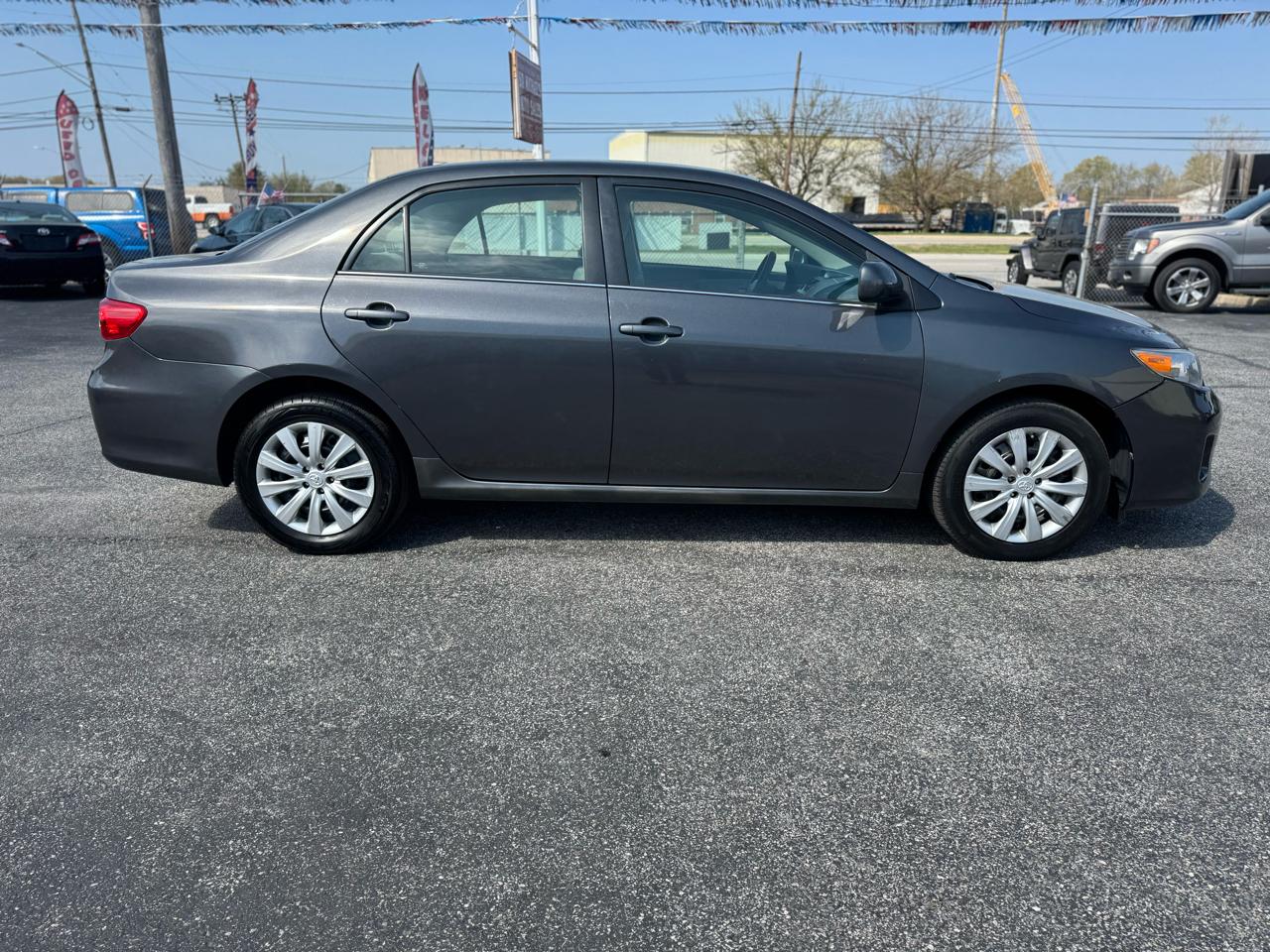 Toyota Corolla 4dr Sdn Auto LE Special Edition (Natl) 2013