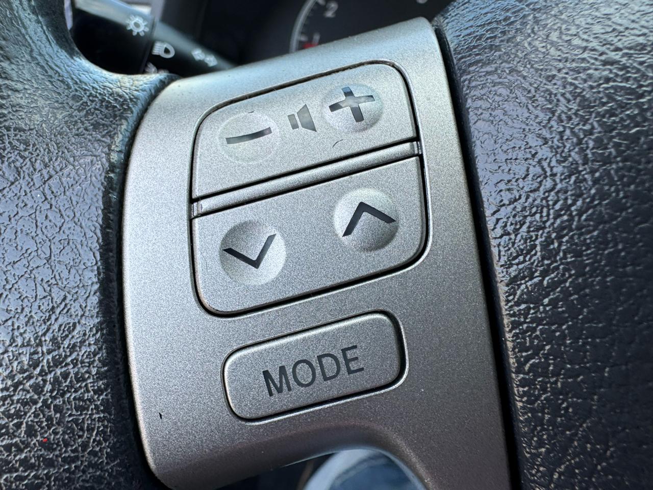 Toyota Corolla 4dr Sdn Auto LE Special Edition (Natl) 2013