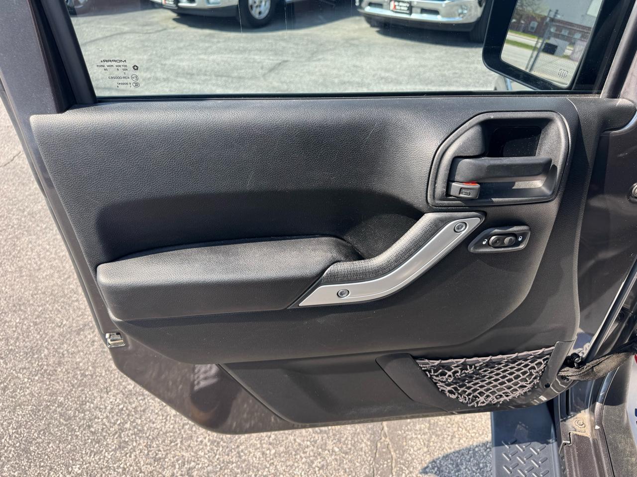 Jeep Wrangler Unlimited 4WD 4dr Rubicon 2016