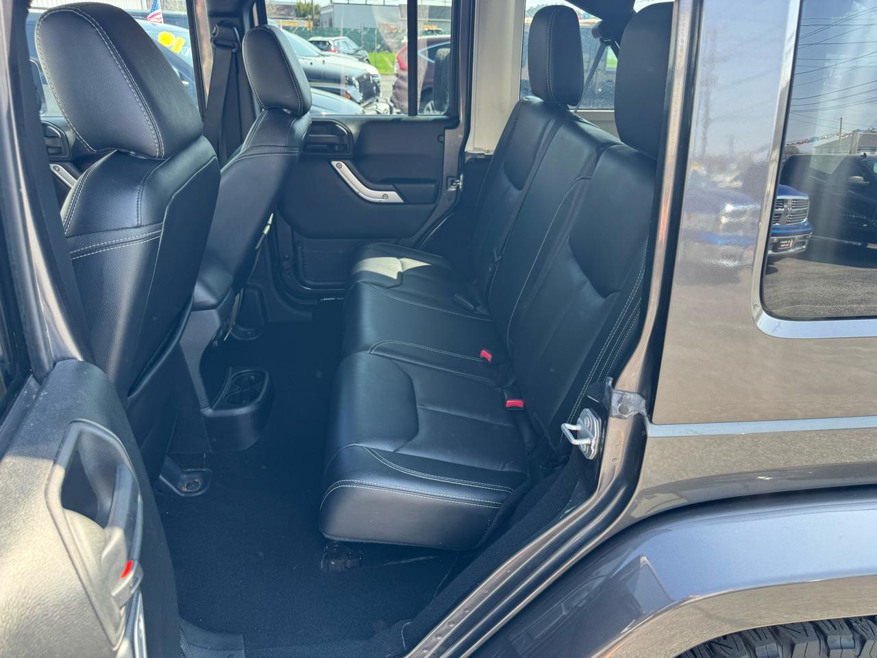 Jeep Wrangler Unlimited 4WD 4dr Rubicon 2016