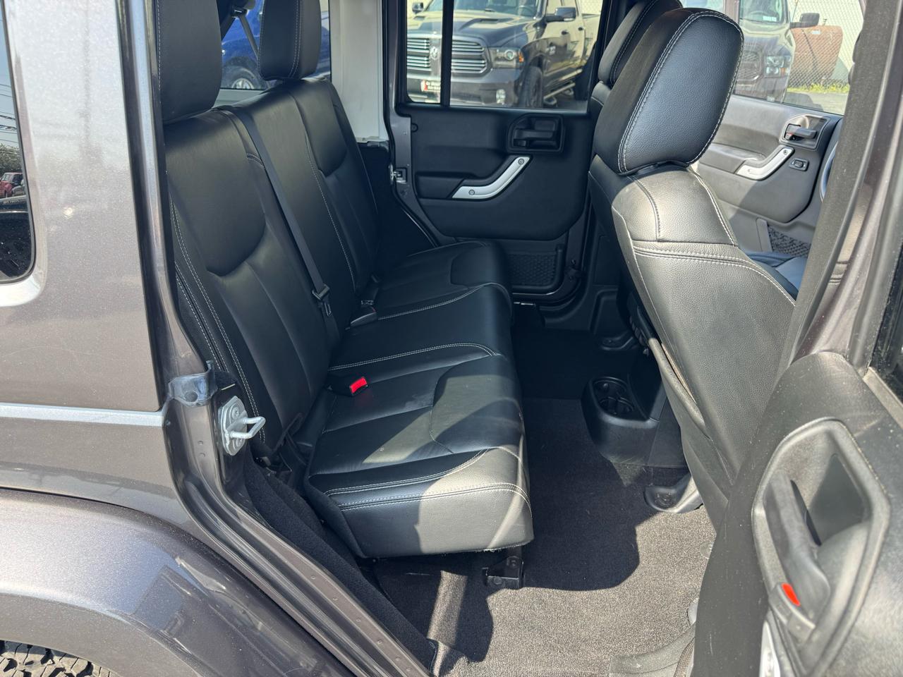 Jeep Wrangler Unlimited 4WD 4dr Rubicon 2016