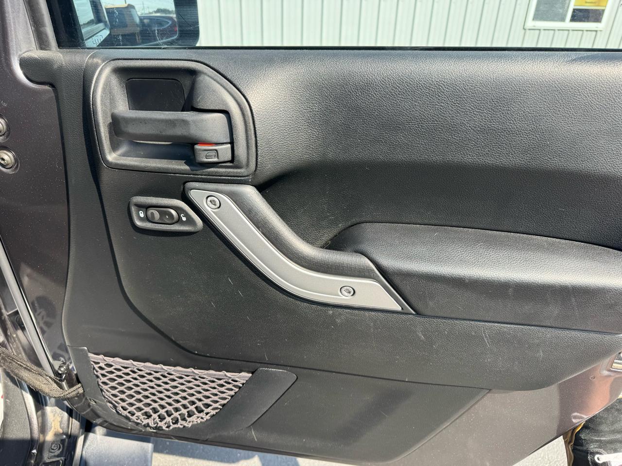 Jeep Wrangler Unlimited 4WD 4dr Rubicon 2016