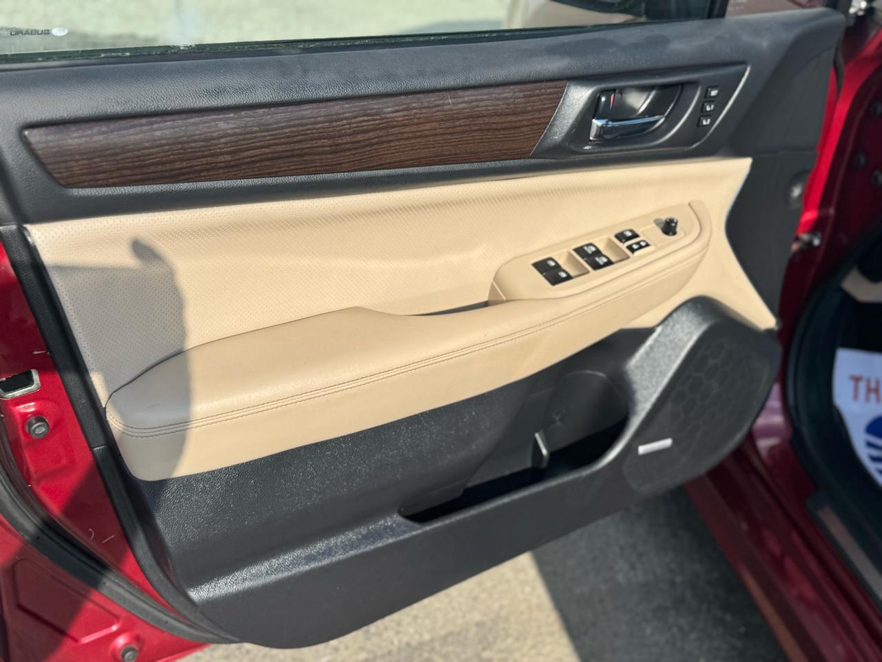 Subaru Legacy 4dr Sdn 2.5i Limited 2015