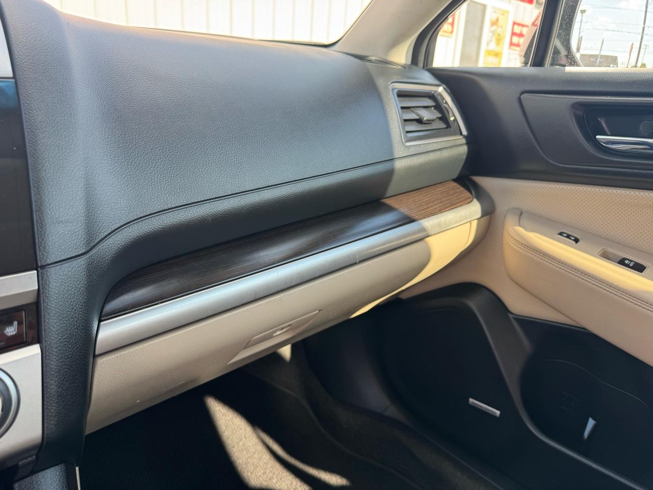 Subaru Legacy 4dr Sdn 2.5i Limited 2015