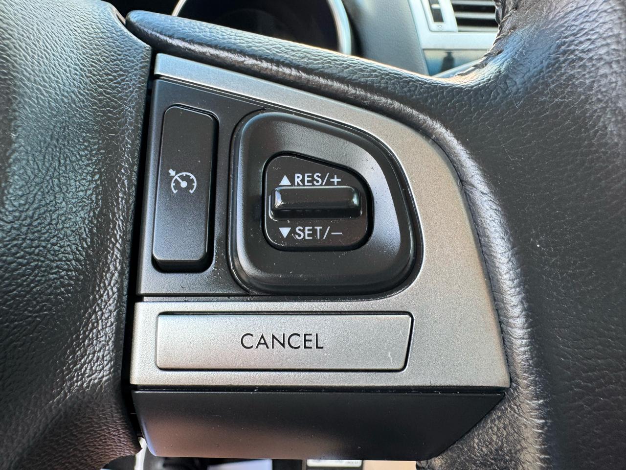 Subaru Legacy 4dr Sdn 2.5i Limited 2015