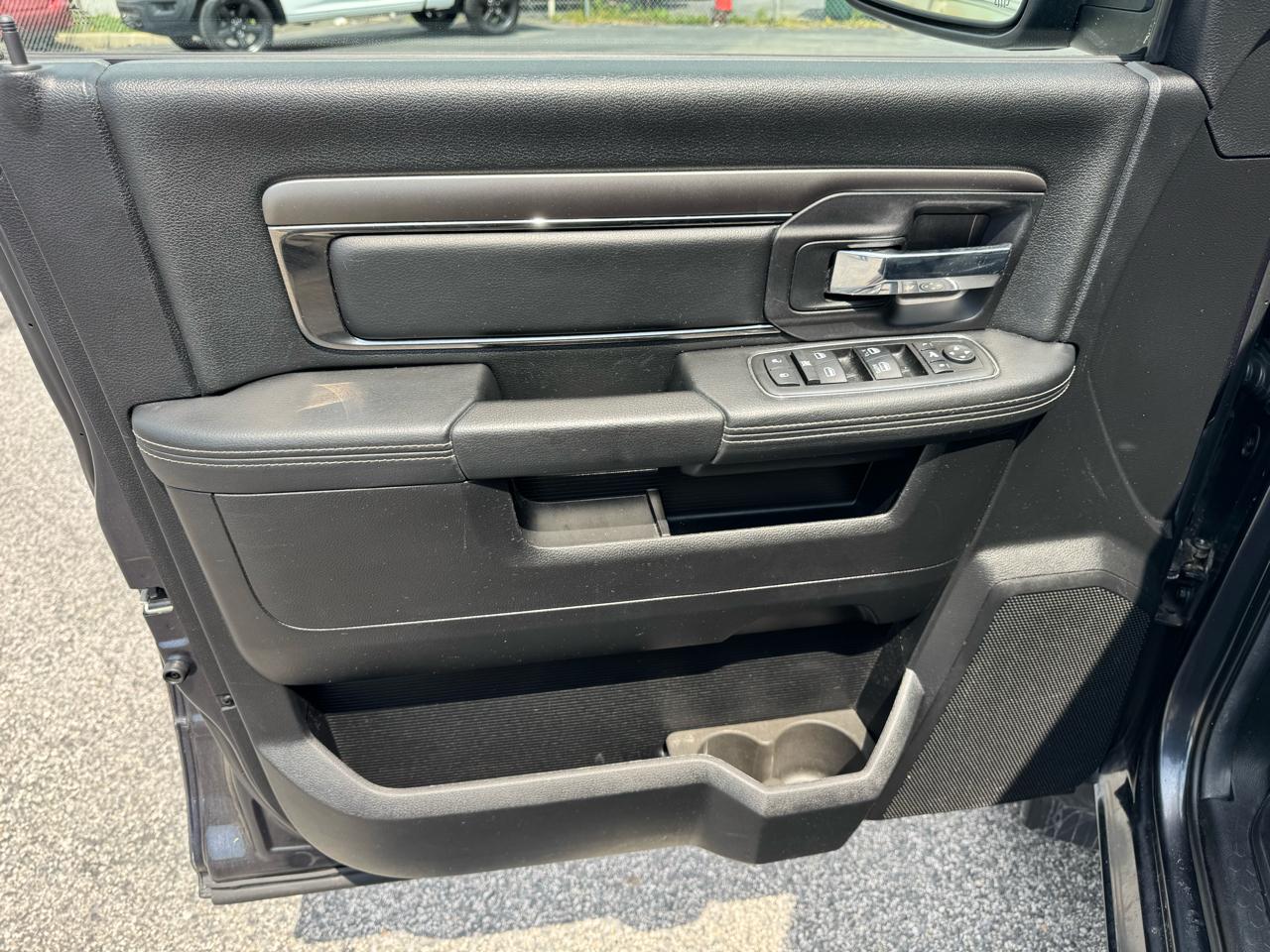 RAM 1500 4WD Crew Cab 149" Sport 2014