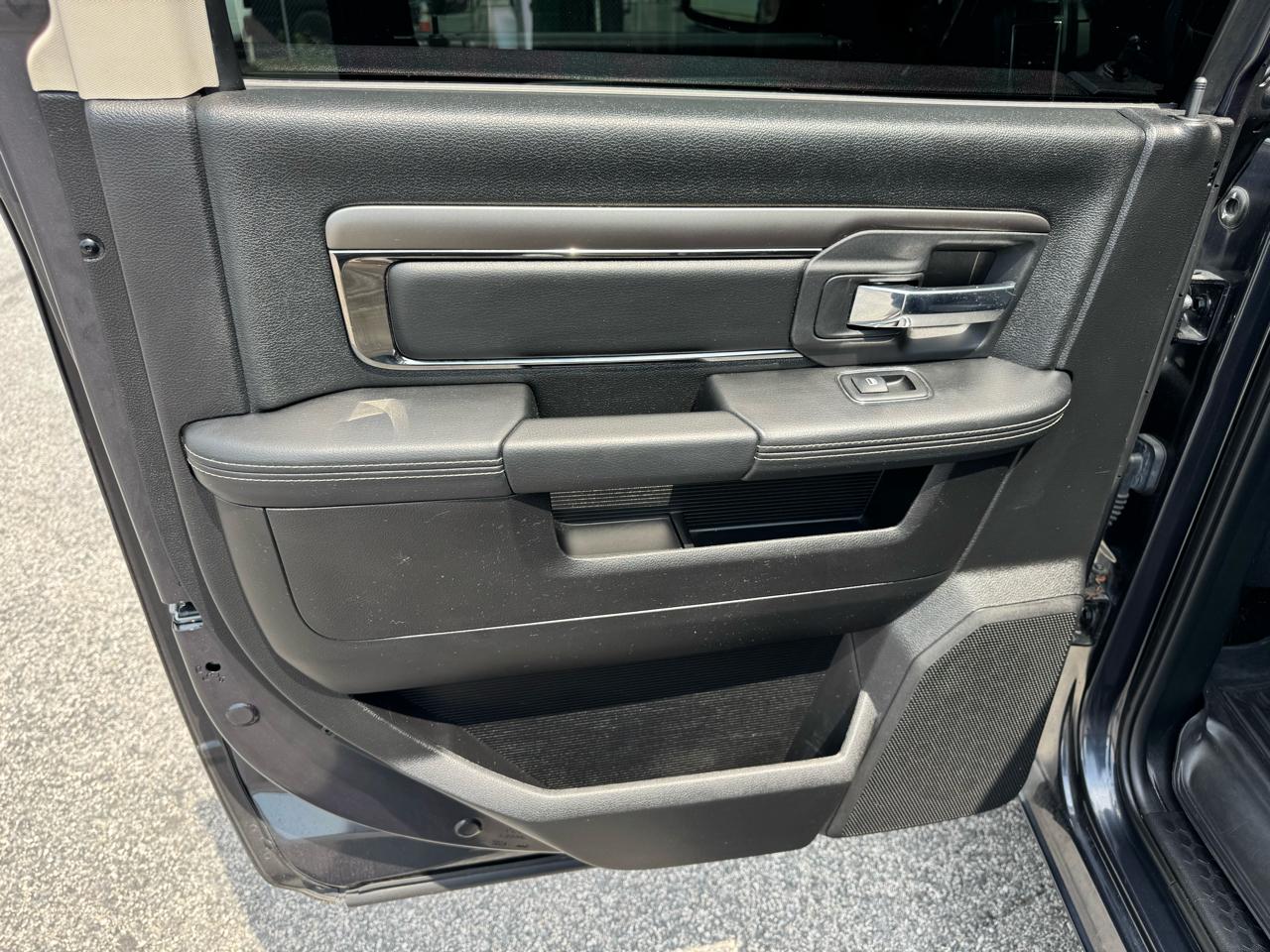 RAM 1500 4WD Crew Cab 149" Sport 2014