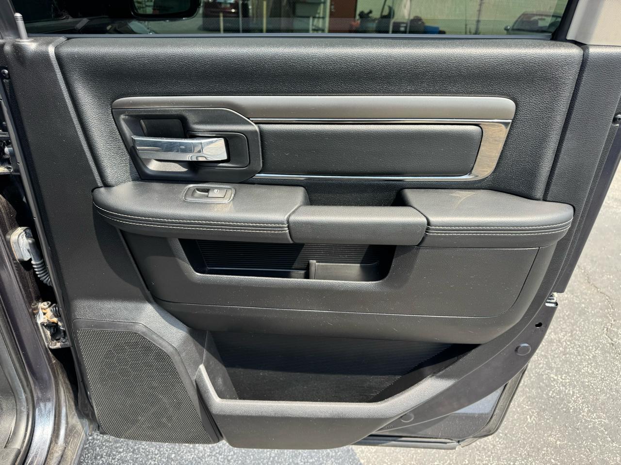 RAM 1500 4WD Crew Cab 149" Sport 2014