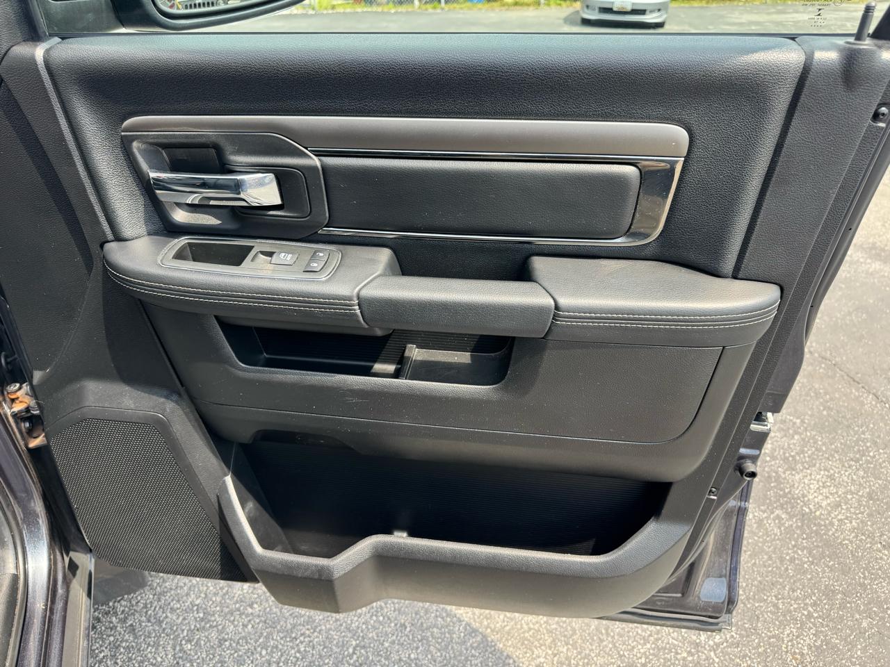 RAM 1500 4WD Crew Cab 149" Sport 2014