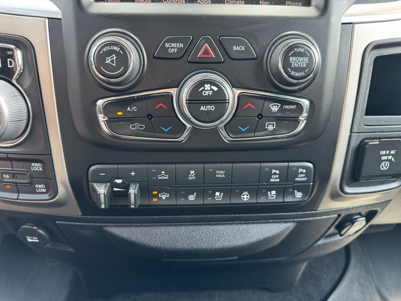 RAM 1500 4WD Crew Cab 149" Sport 2014