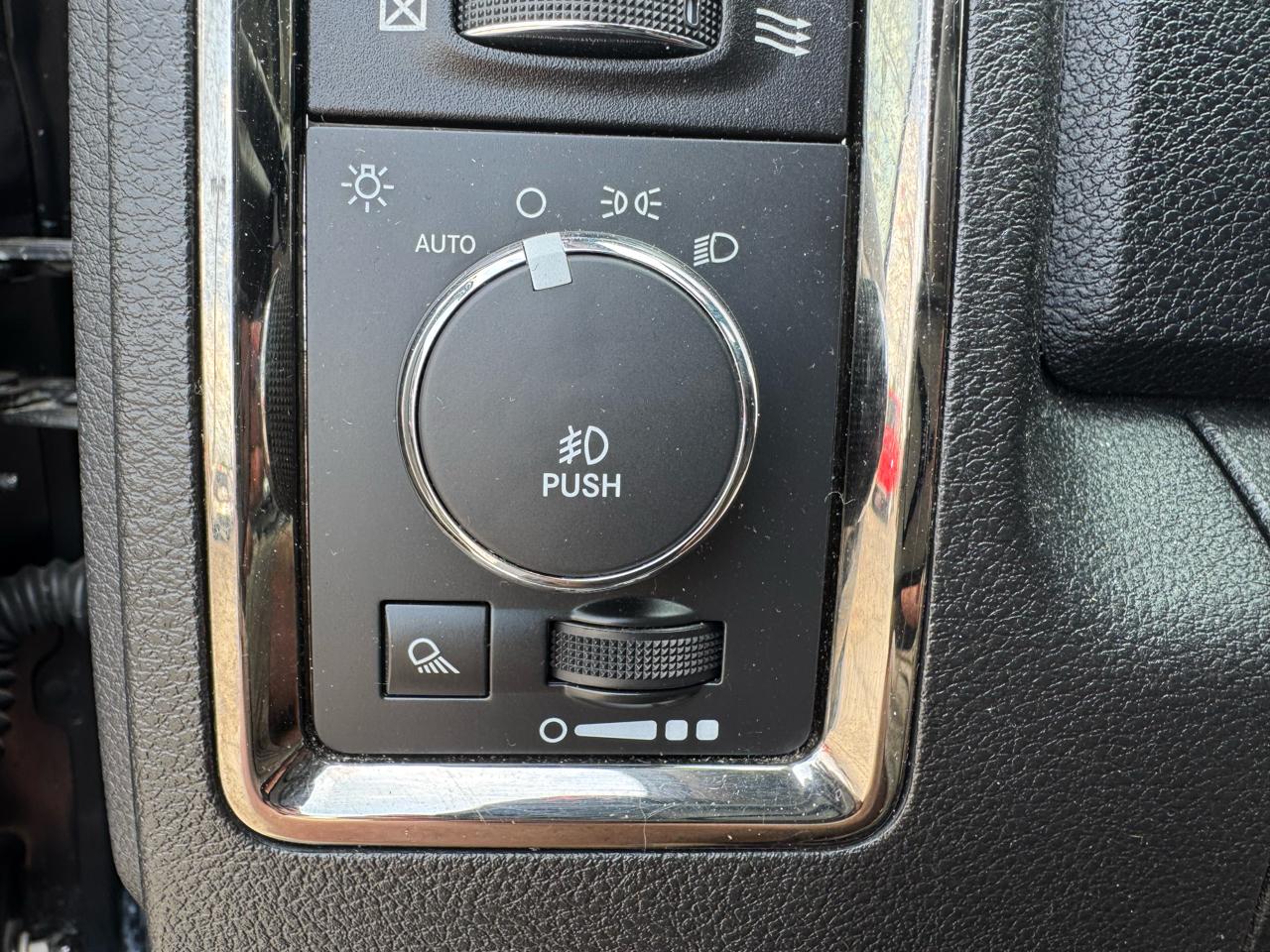 RAM 1500 4WD Crew Cab 149" Sport 2014