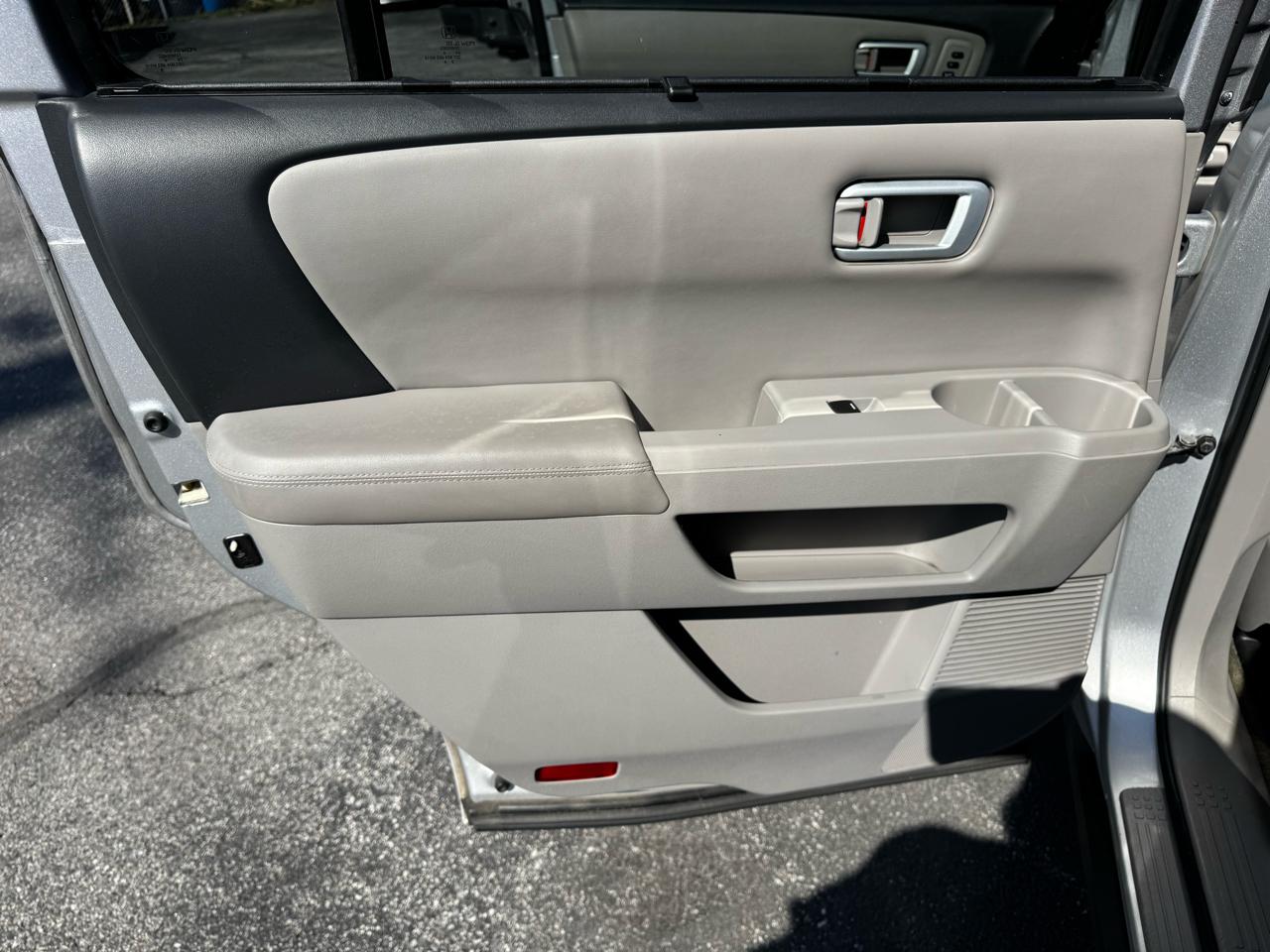 Honda Pilot 4WD 4dr Touring w/RES & Navi 2015