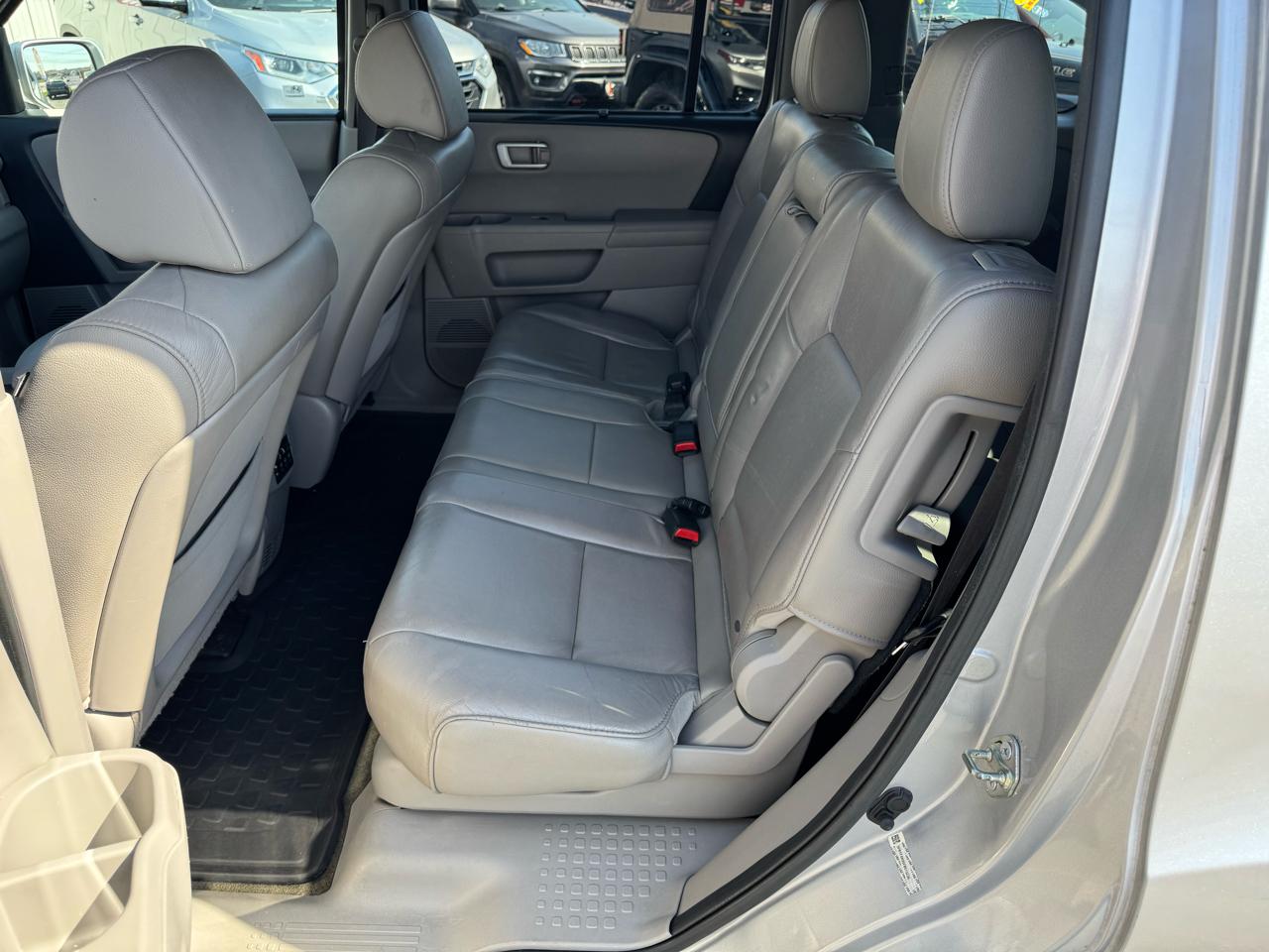 Honda Pilot 4WD 4dr Touring w/RES & Navi 2015